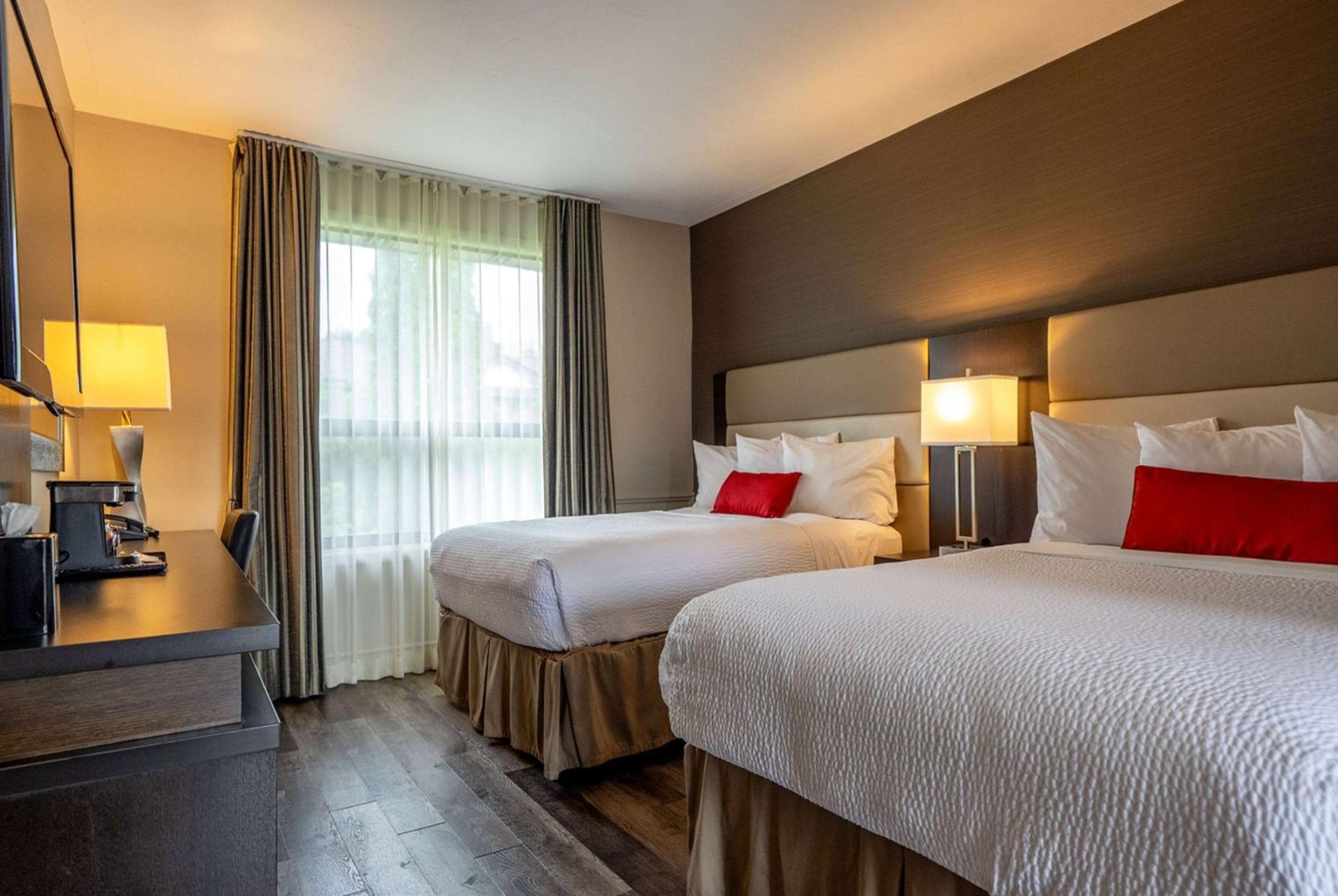 2 Double Beds, Standard, Non-Smoking 