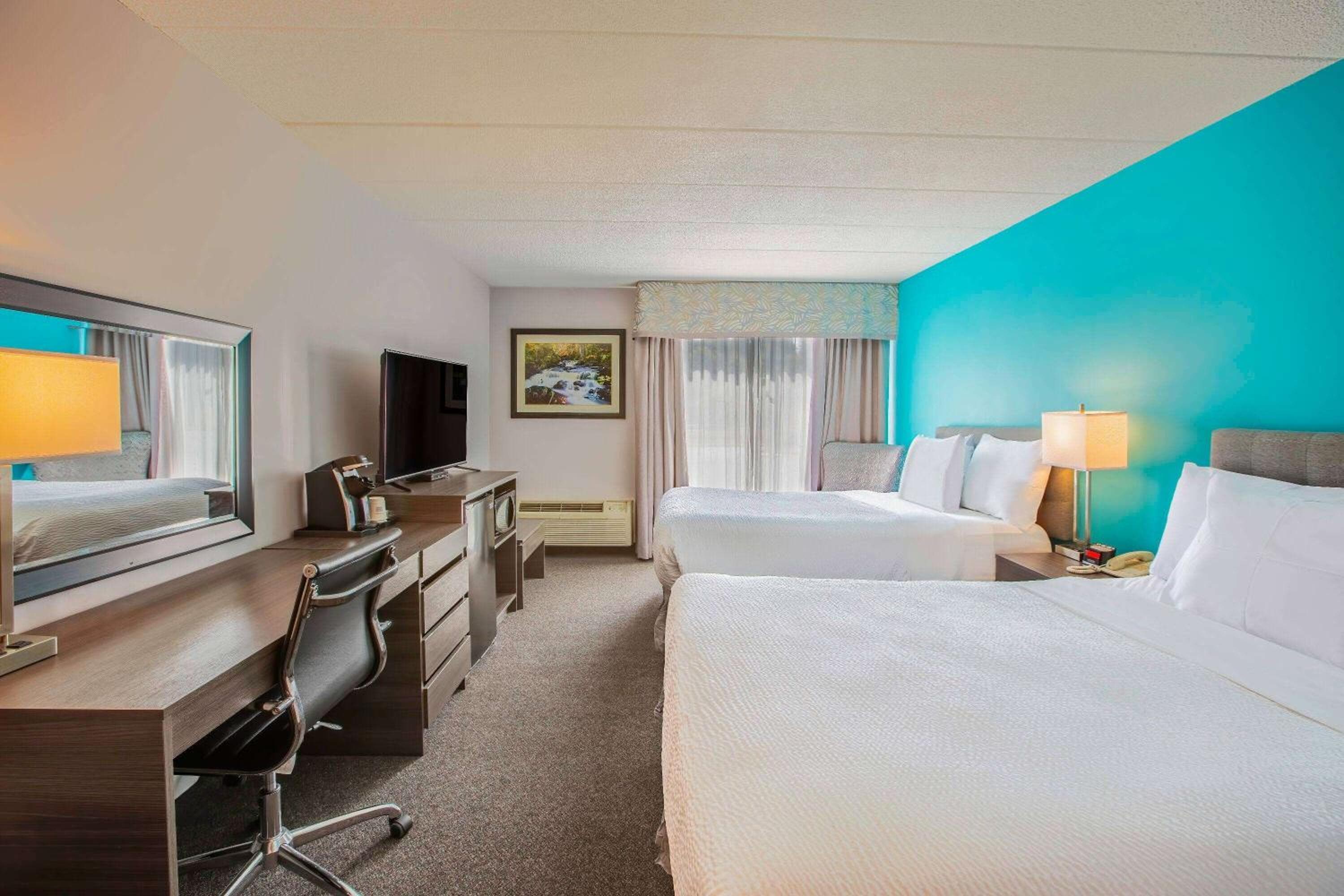 Queen Room with Two Queen Beds - Non-Smoking