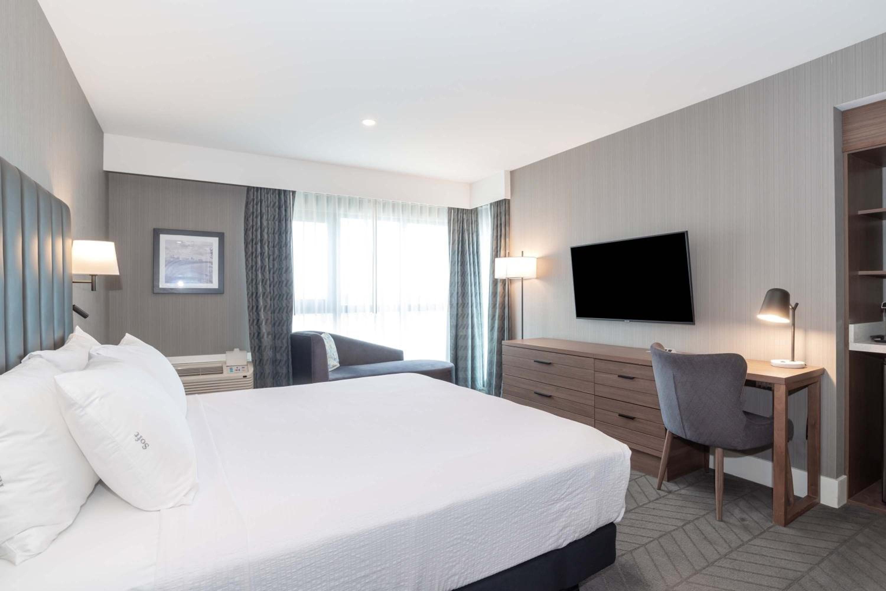 Standard Room, 1 King Bed
