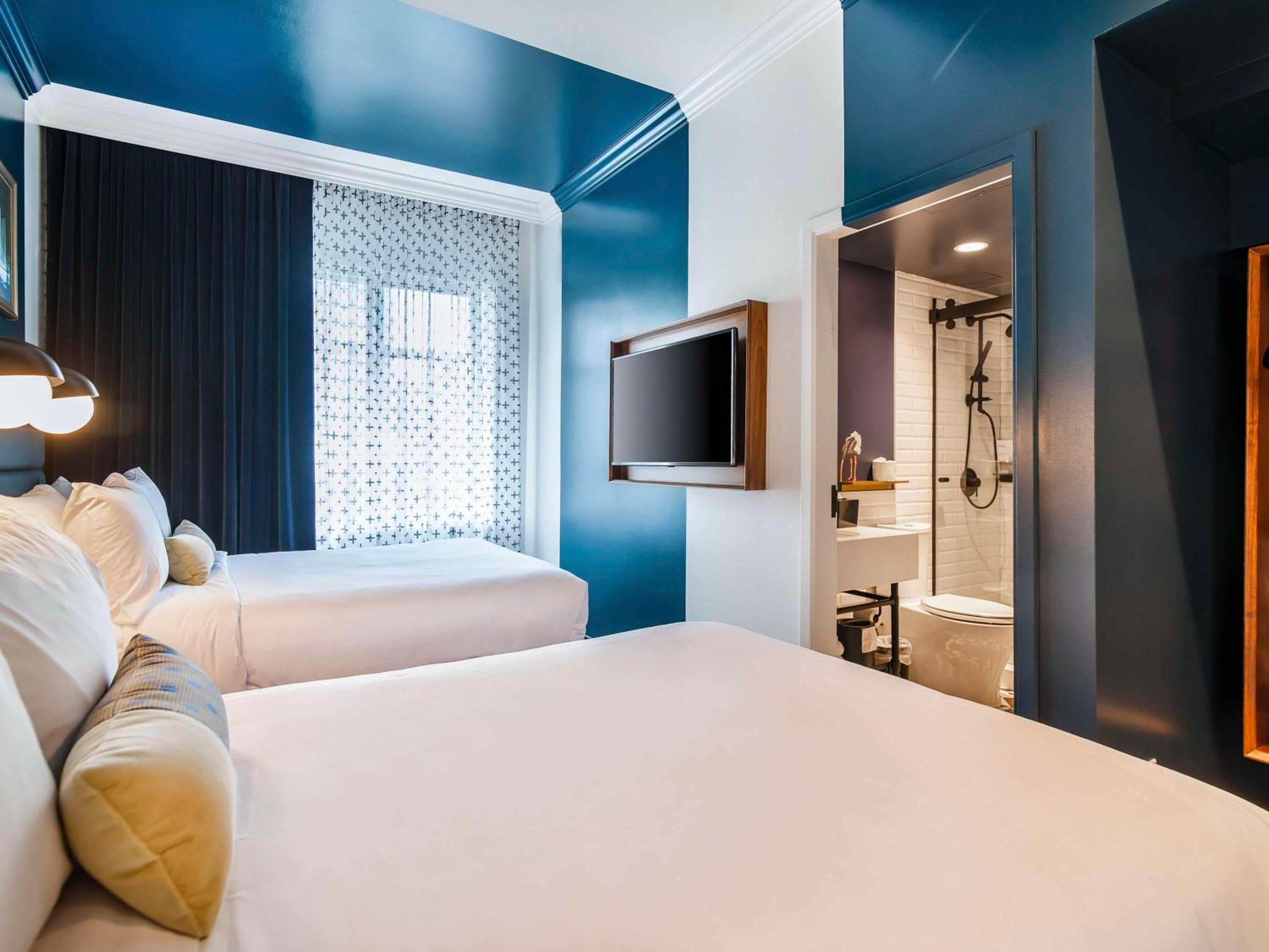 Classic Double Room with Two Double Beds and City View