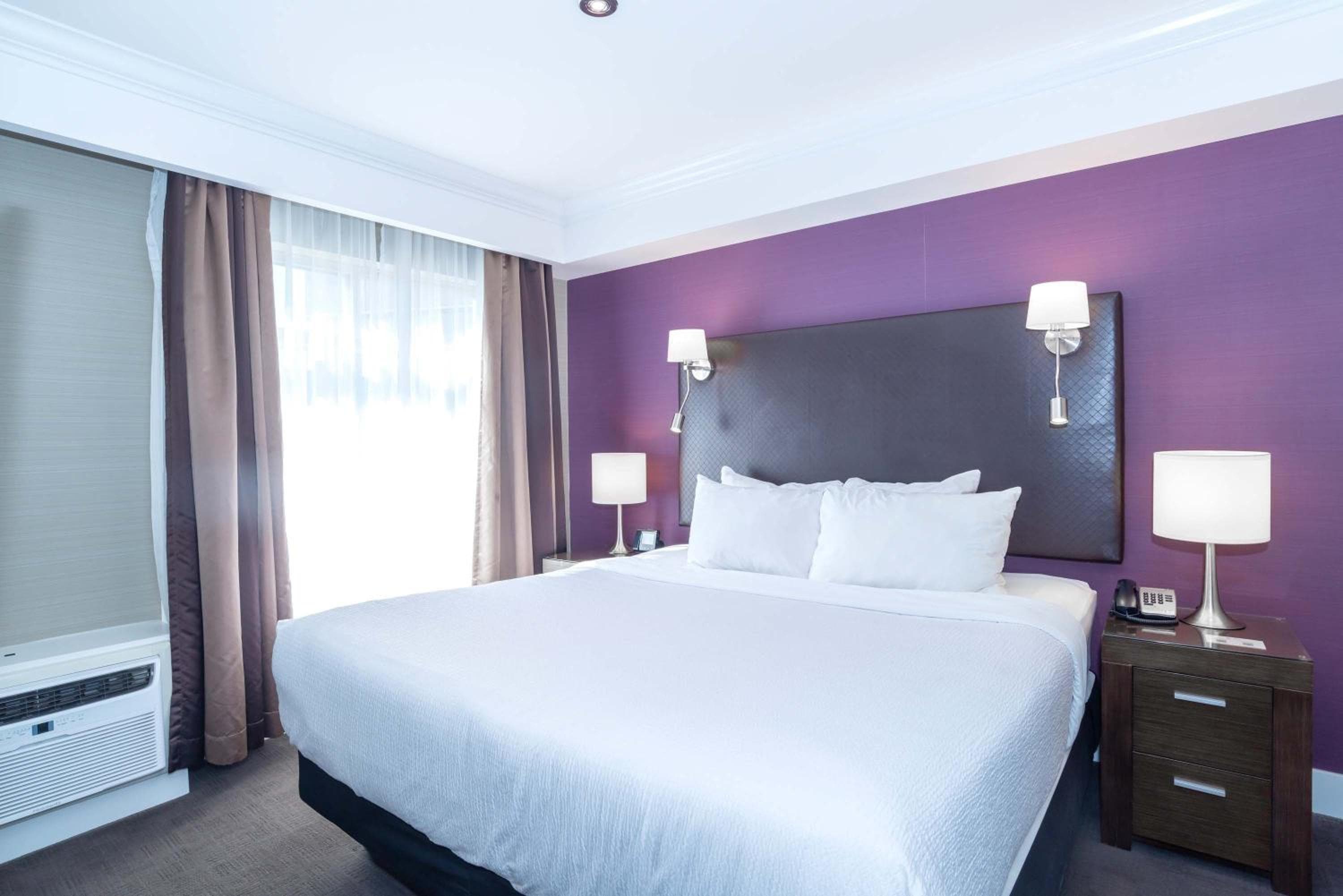 Standard Suite, 1 King Bed, Kitchen, City View