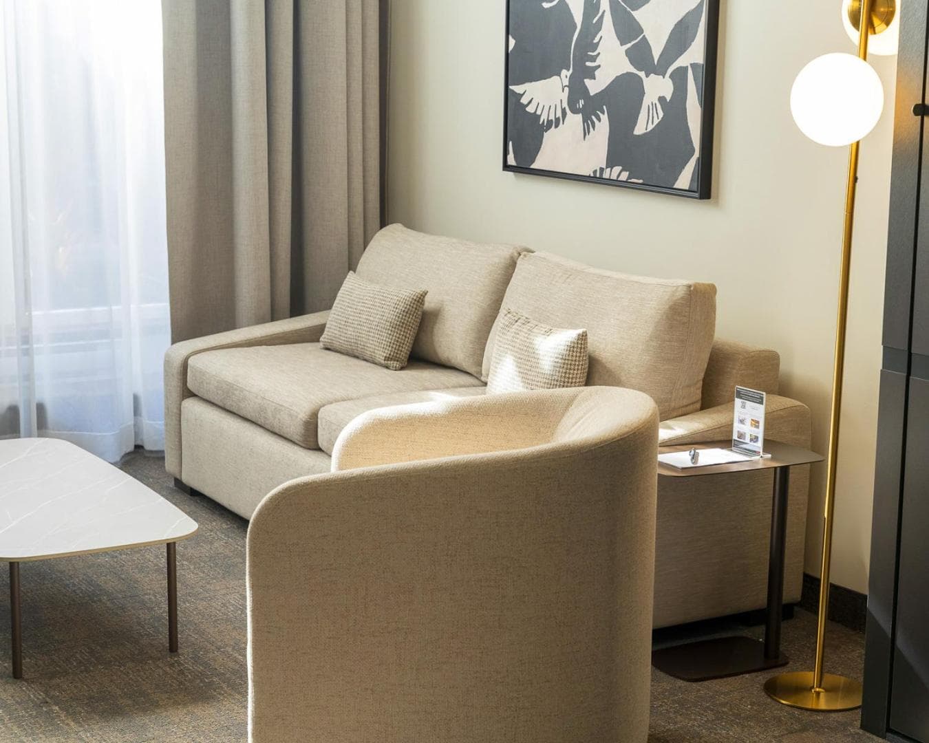 Deluxe Queen Suite
