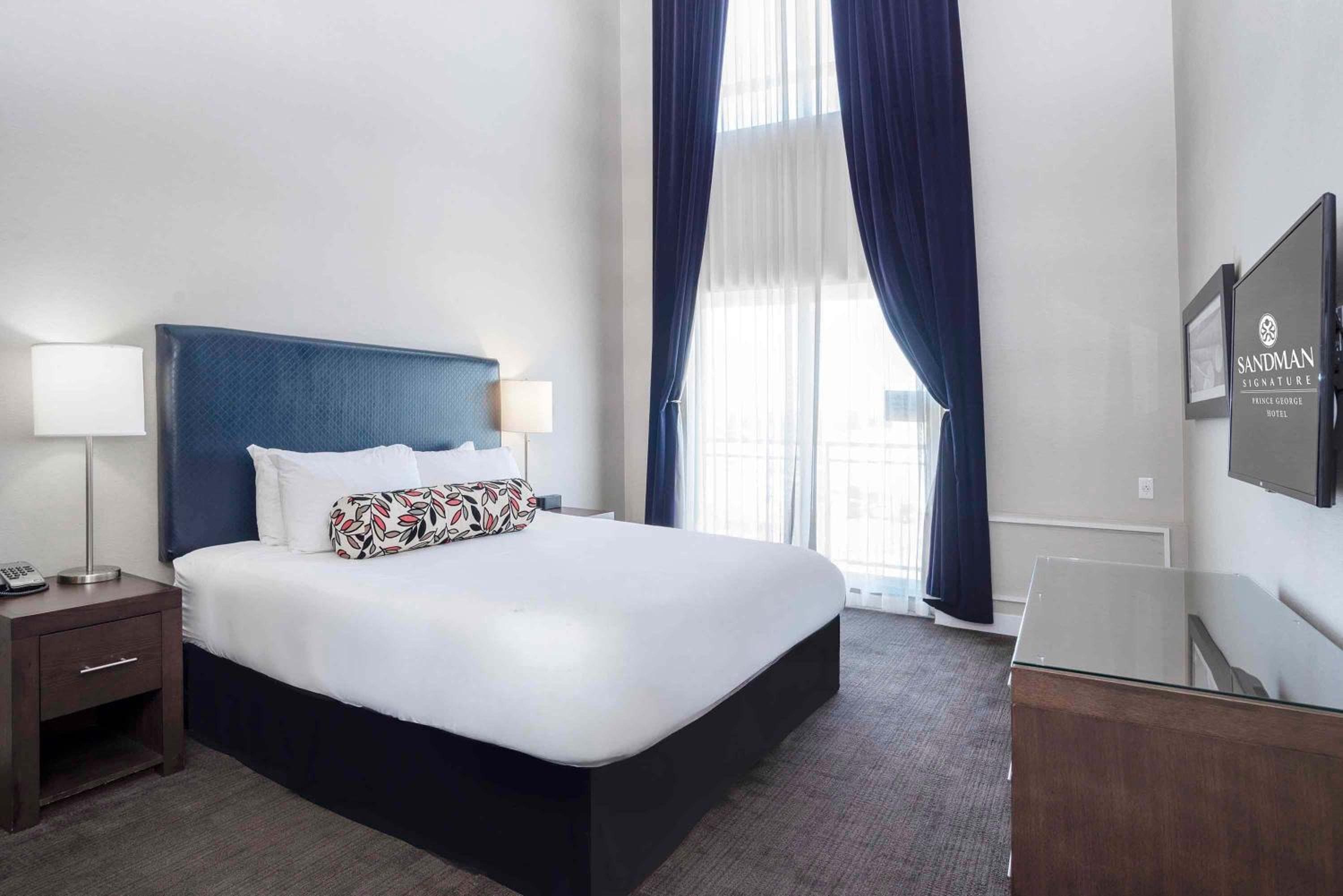 Jacuzzi Suite, 1 King Bed, Kitchenette