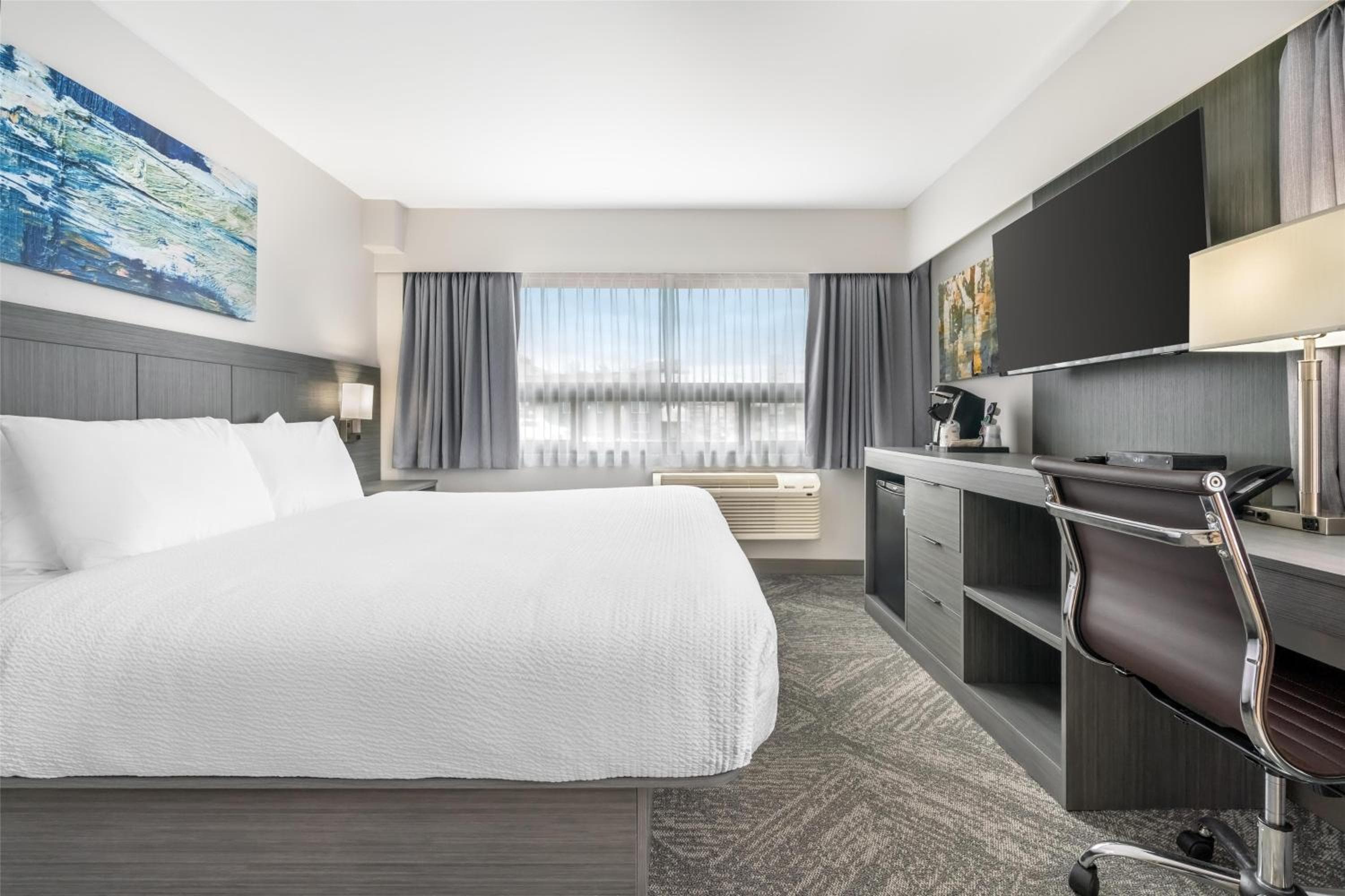 King Room with Kitchenette - Non-Smoking