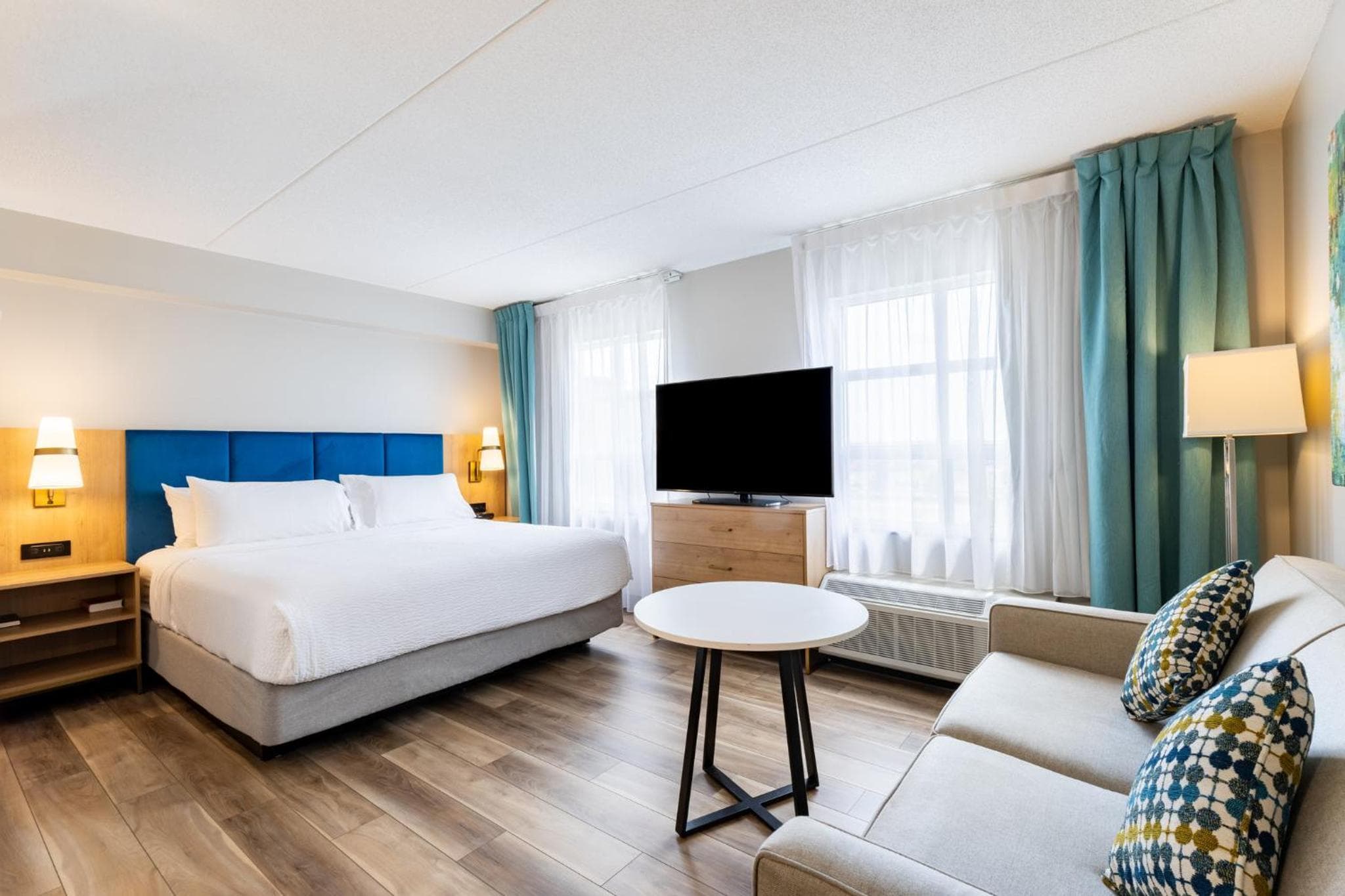 Studio Suite with King Bed - Non-Smoking