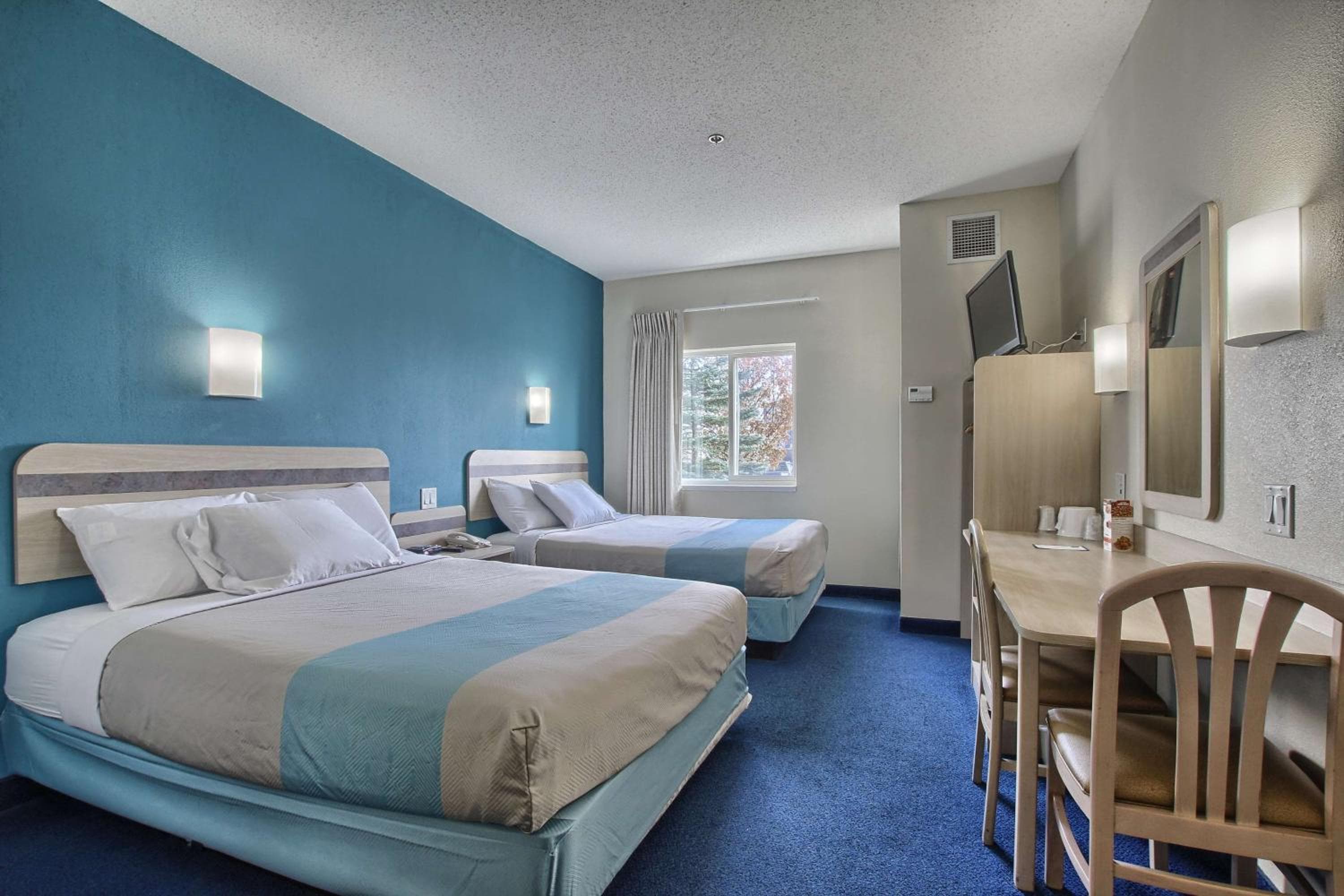 Deluxe Queen Room with Two Queen Beds - Non-Smoking