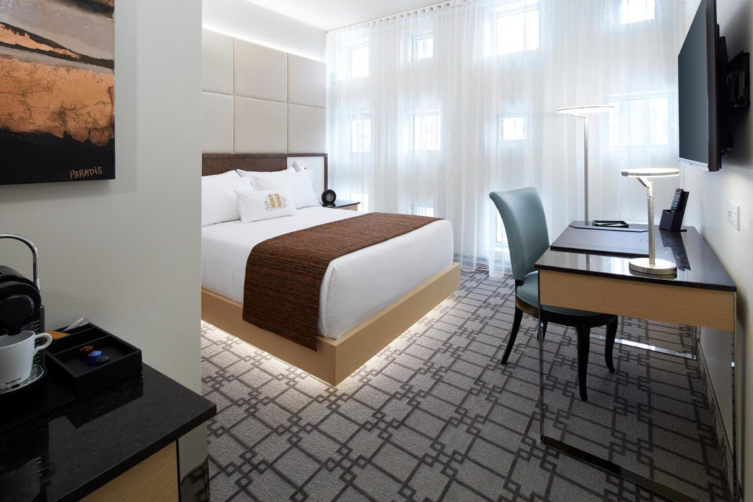 Premium Queen Room