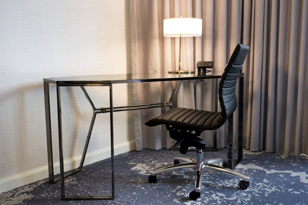 Junior Suite, 1 King Bed (High Floor)