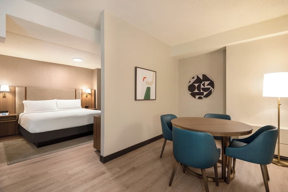 Suite, 1 King Bed