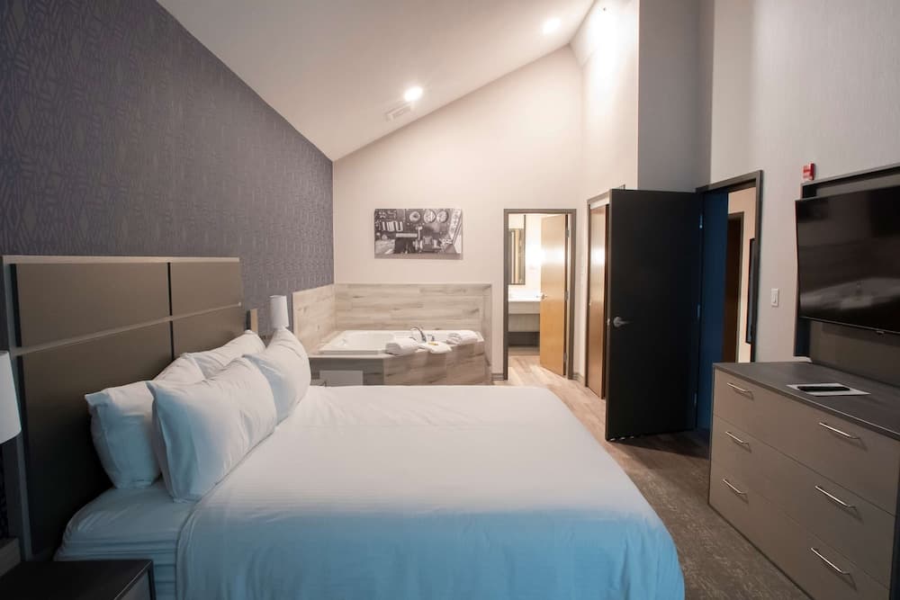 Suite, 1 King Bed, Non Smoking, Kitchen (with Sofabed)