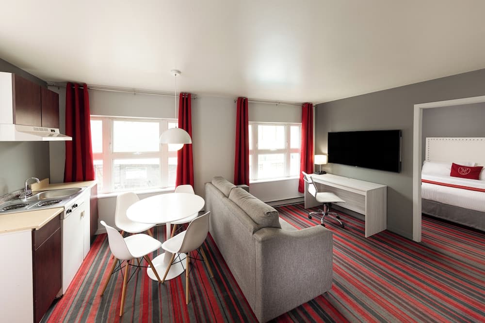Superior Suite, 1 King Bed with Sofa bed