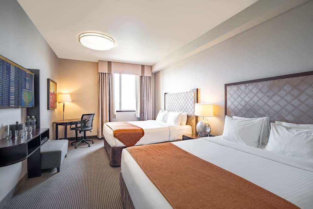 Diamond Two Queens Room