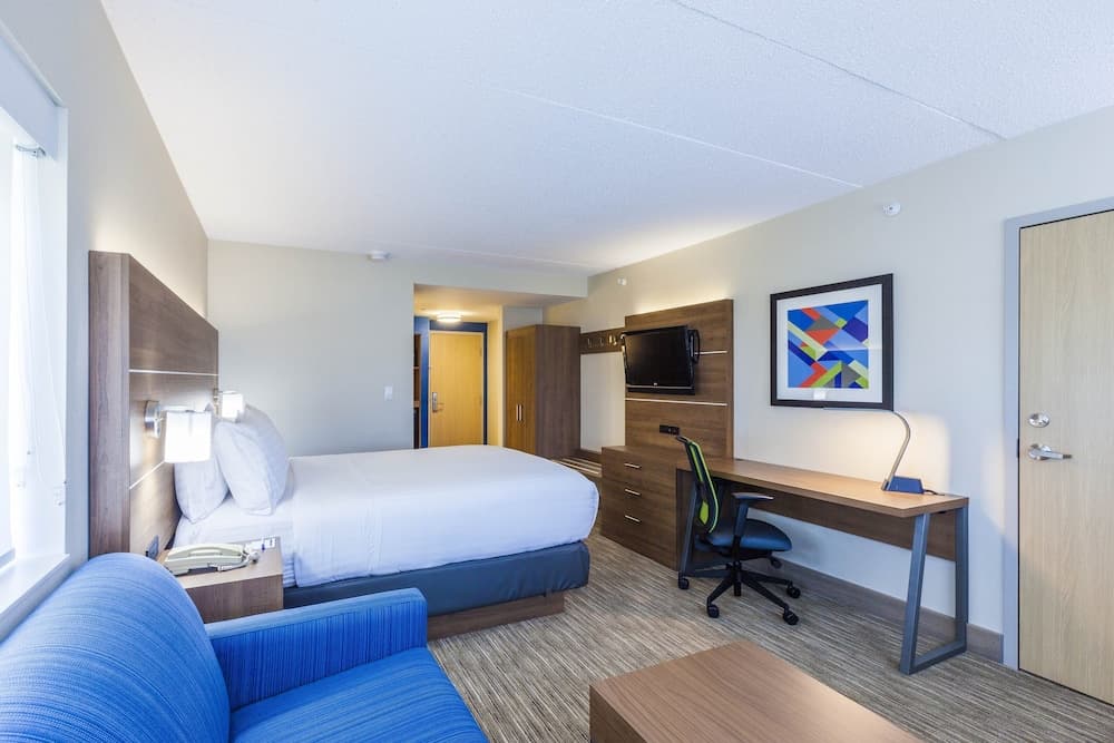 Room, 1 Queen Bed with Sofa bed