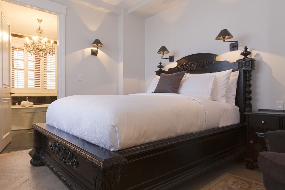 Room Samuel-de-Champlain ( Building B, No pets allowed
