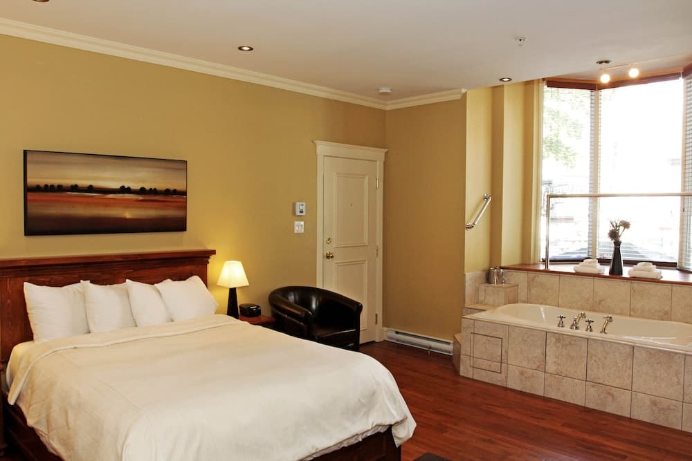 Premium Room, 1 Queen Bed