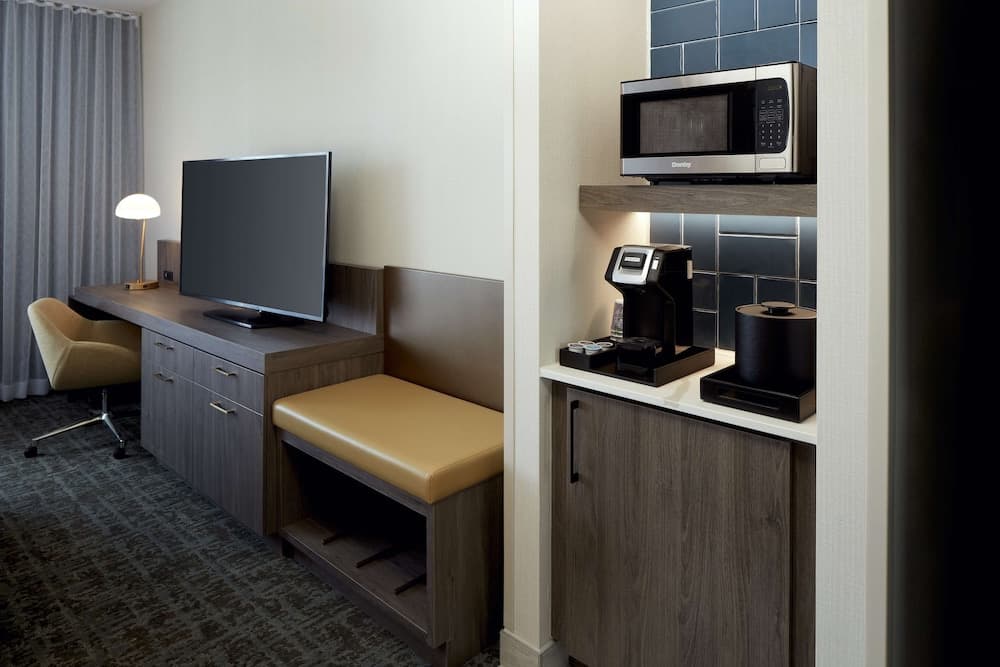 Room, 1 King Bed, Accessible, Bathtub