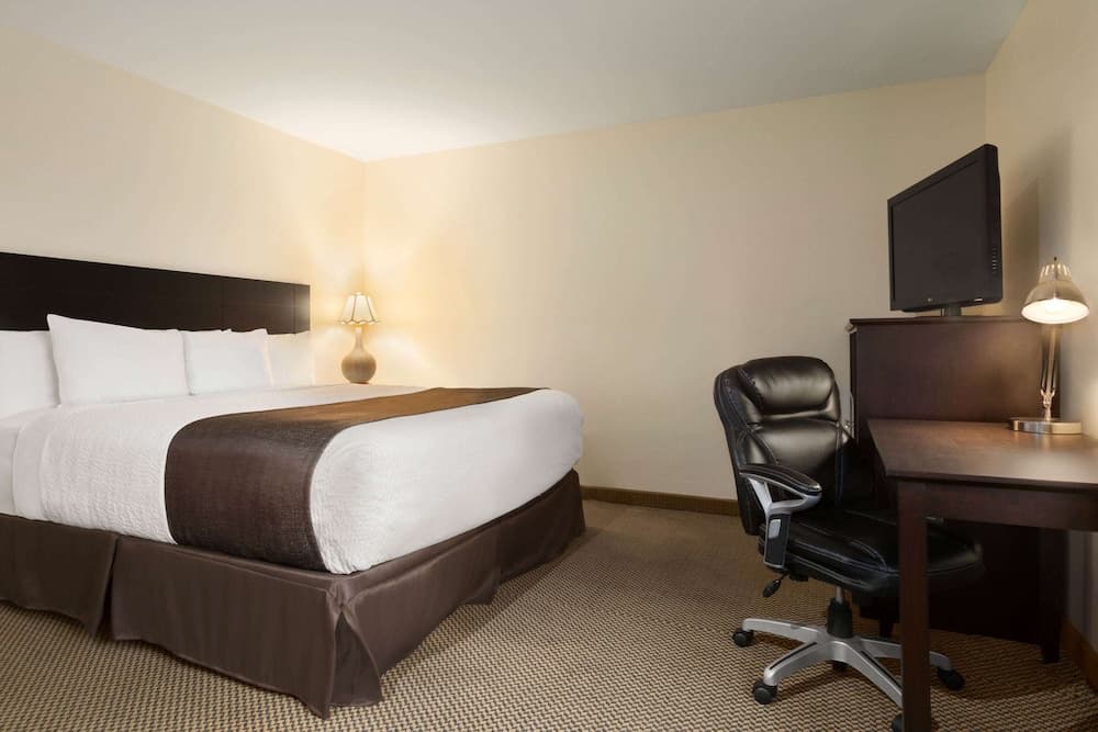 Suite, 1 King Bed, Jetted Tub