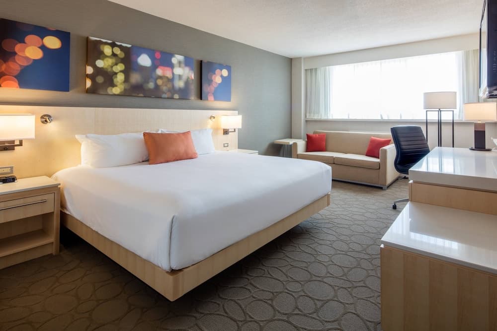 Premier Room, 1 King Bed with Sofa bed