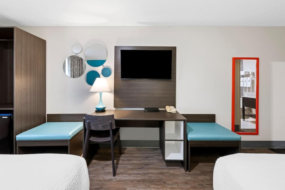 Room, 2 Queen Beds, Non Smoking (No Pets)