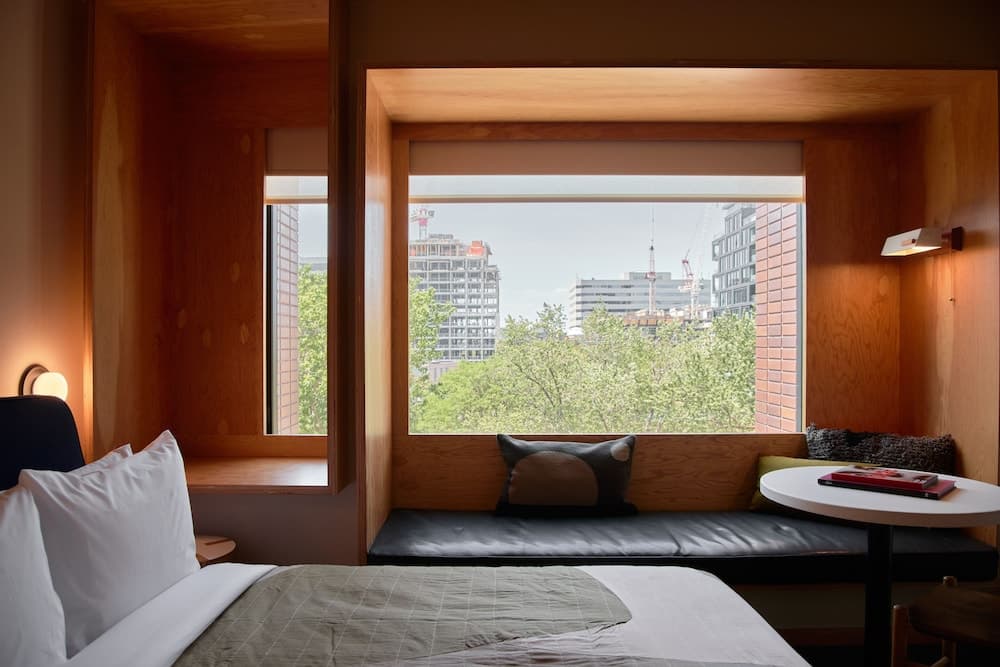 Room (Small)