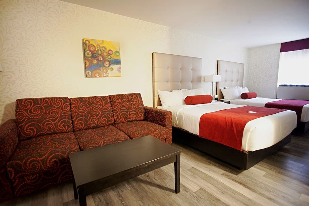 Suite, 2 Queen Beds, Non Smoking (with Sofabed)
