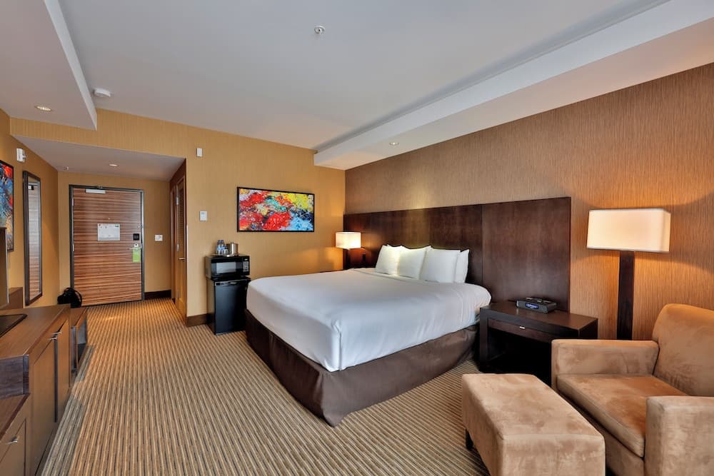 Premium Room, 1 King Bed