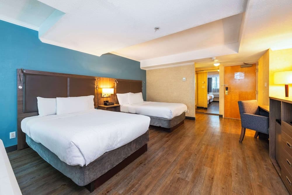 Room, 2 Double Beds, Non Smoking (Efficiency)