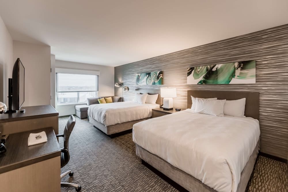 Room, 2 Queen Beds (Den)