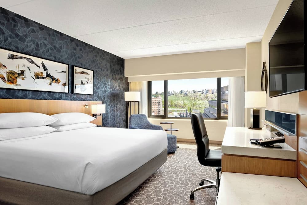 Deluxe Room, 1 King Bed, River View