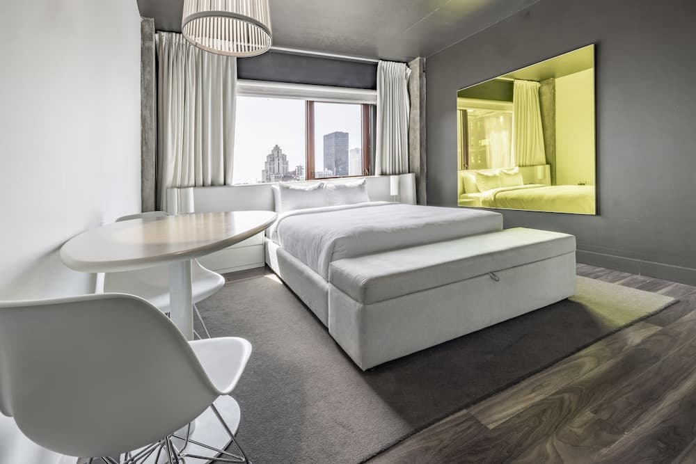 Standard Room, 1 Queen Bed (Pop)
