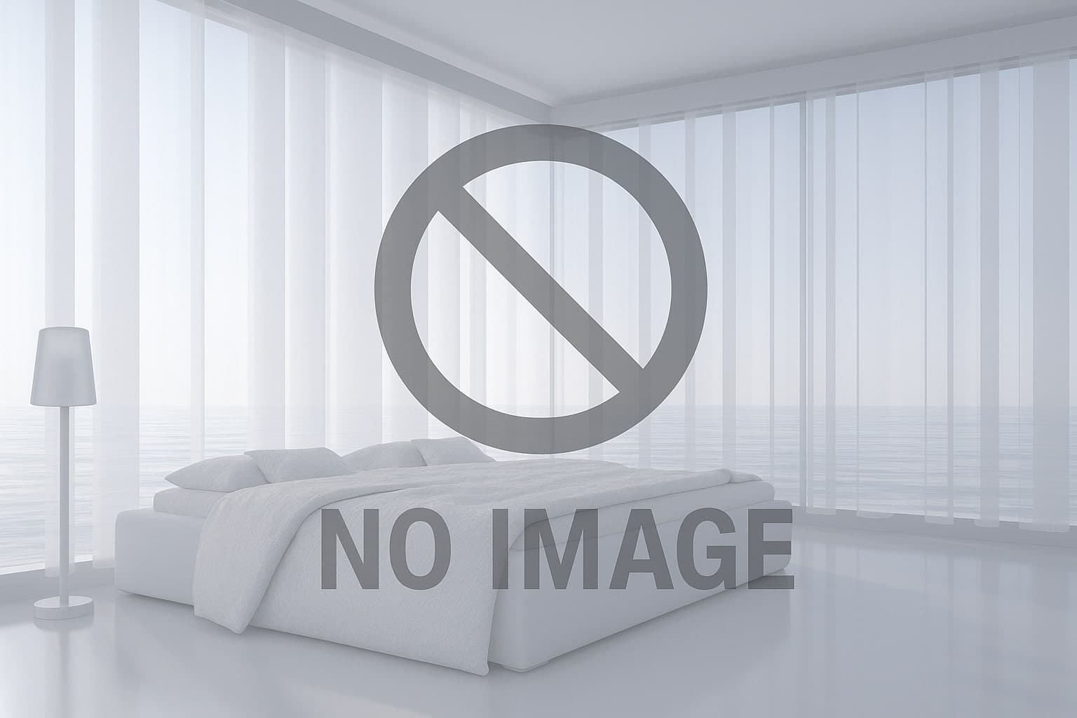 Standard Queen Room with Roll-In Shower - Disability Access