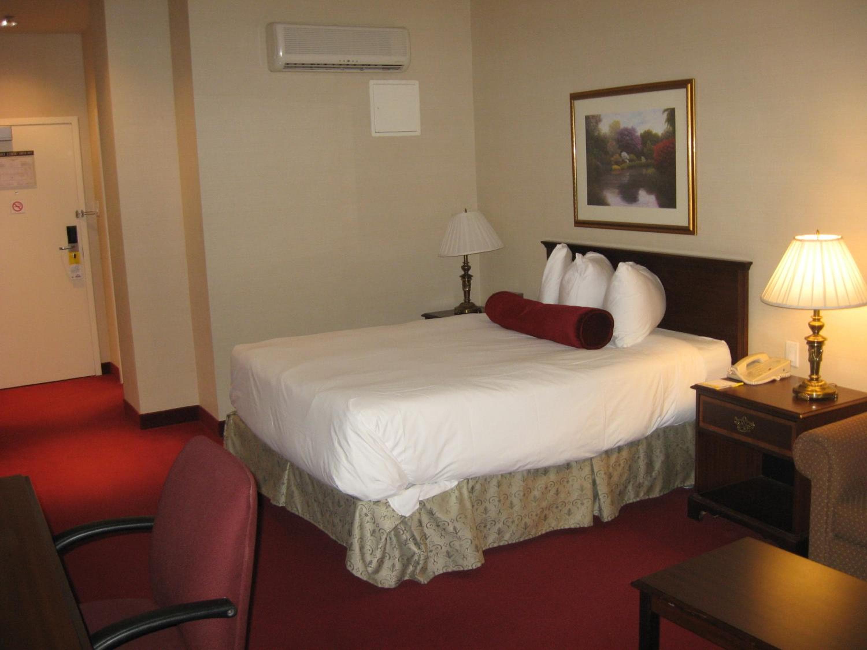 Queen Room - Non-Smoking