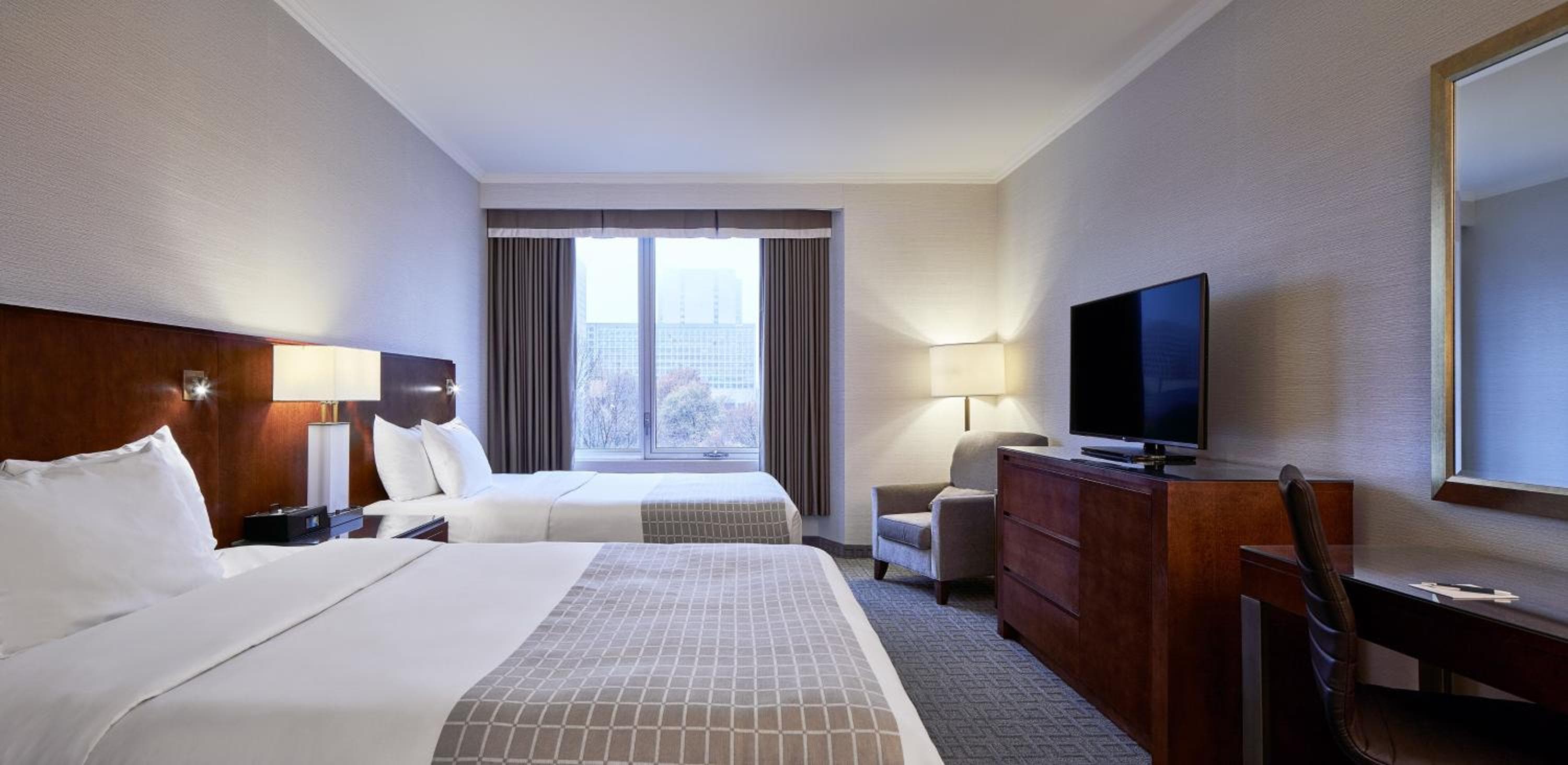 Queen Room with Two Queen Beds and Park View