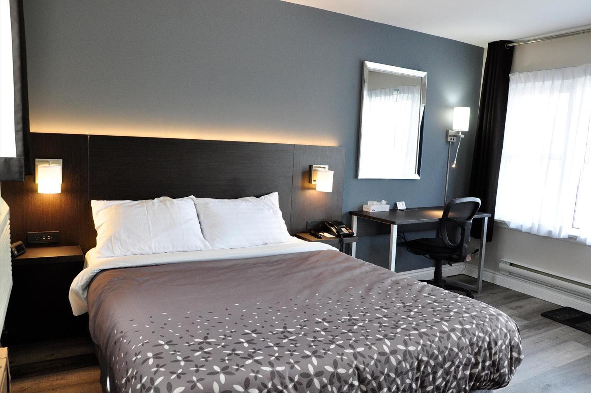 Deluxe Queen Room