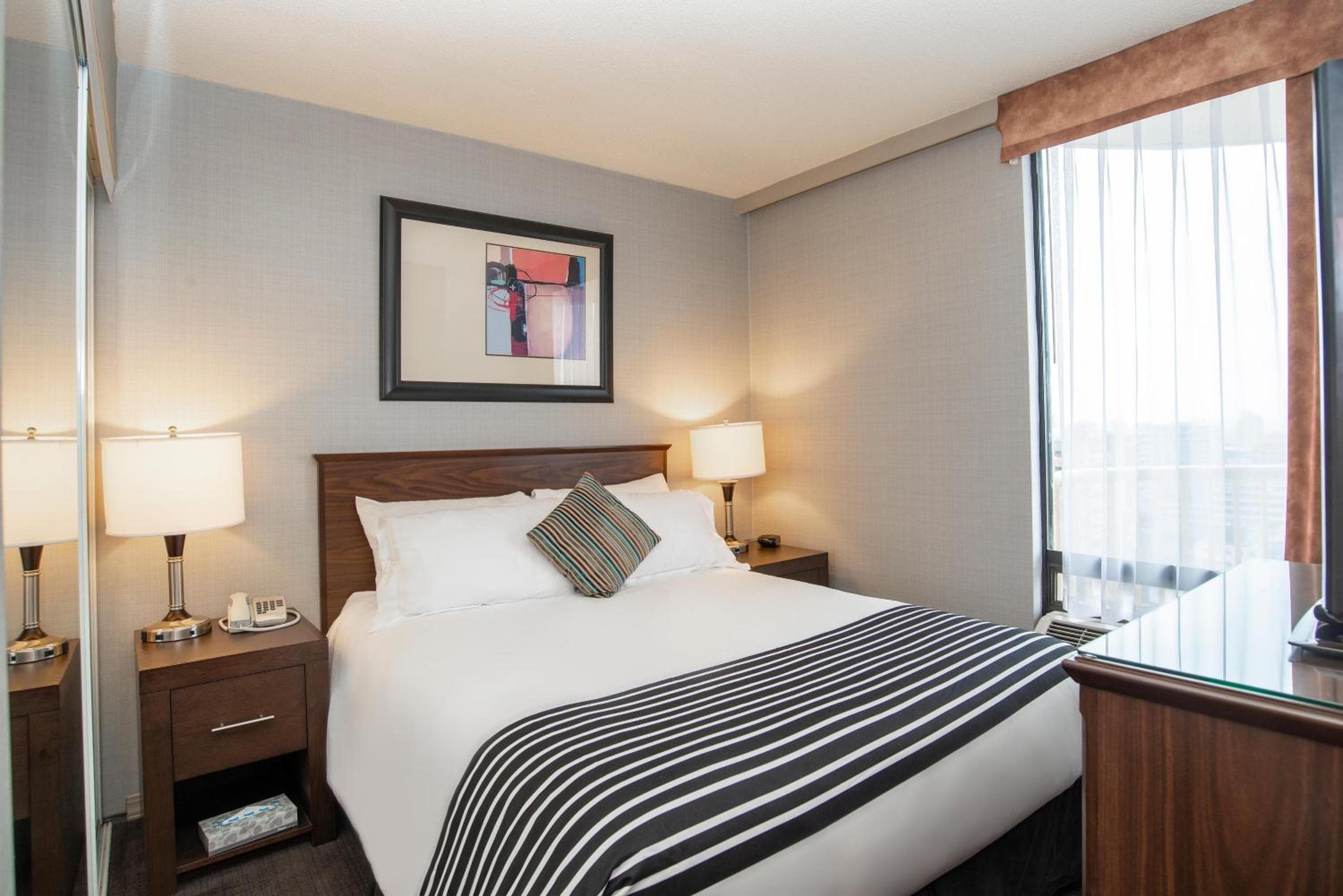 City View Suite, 1 Queen Bed, Sofa Bed, Kitchen, W/D, Balcony