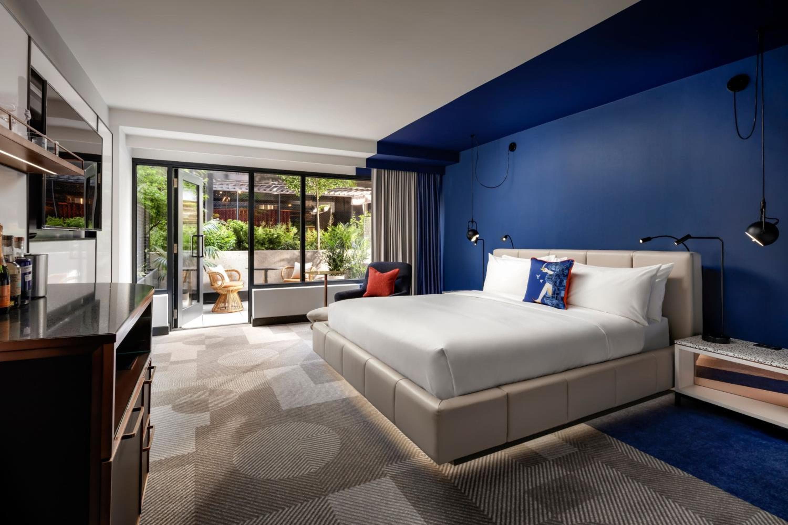 Premier King Room with Terrace and Courtyard View