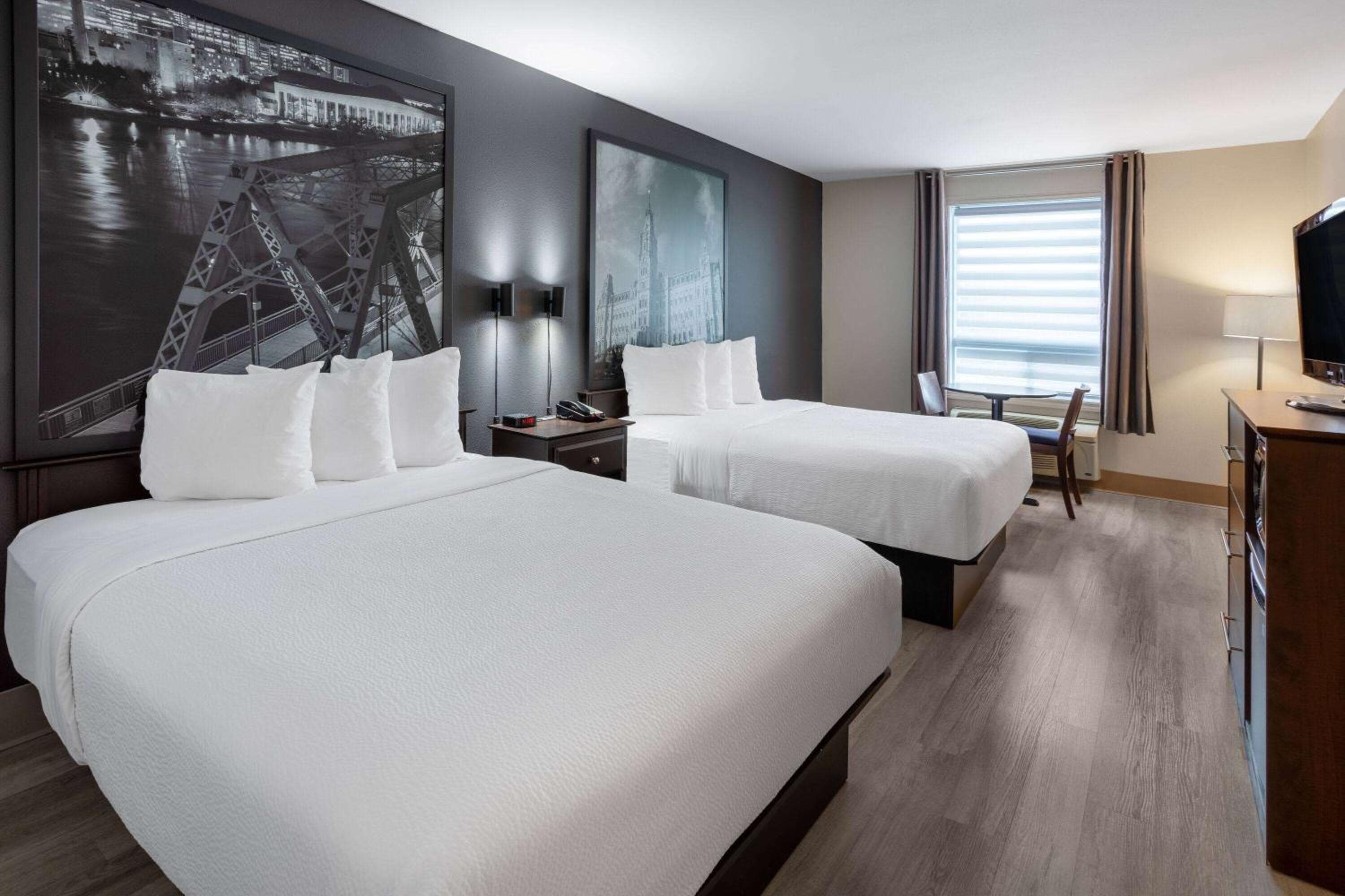 Two Queen Beds Room - Non-Smoking