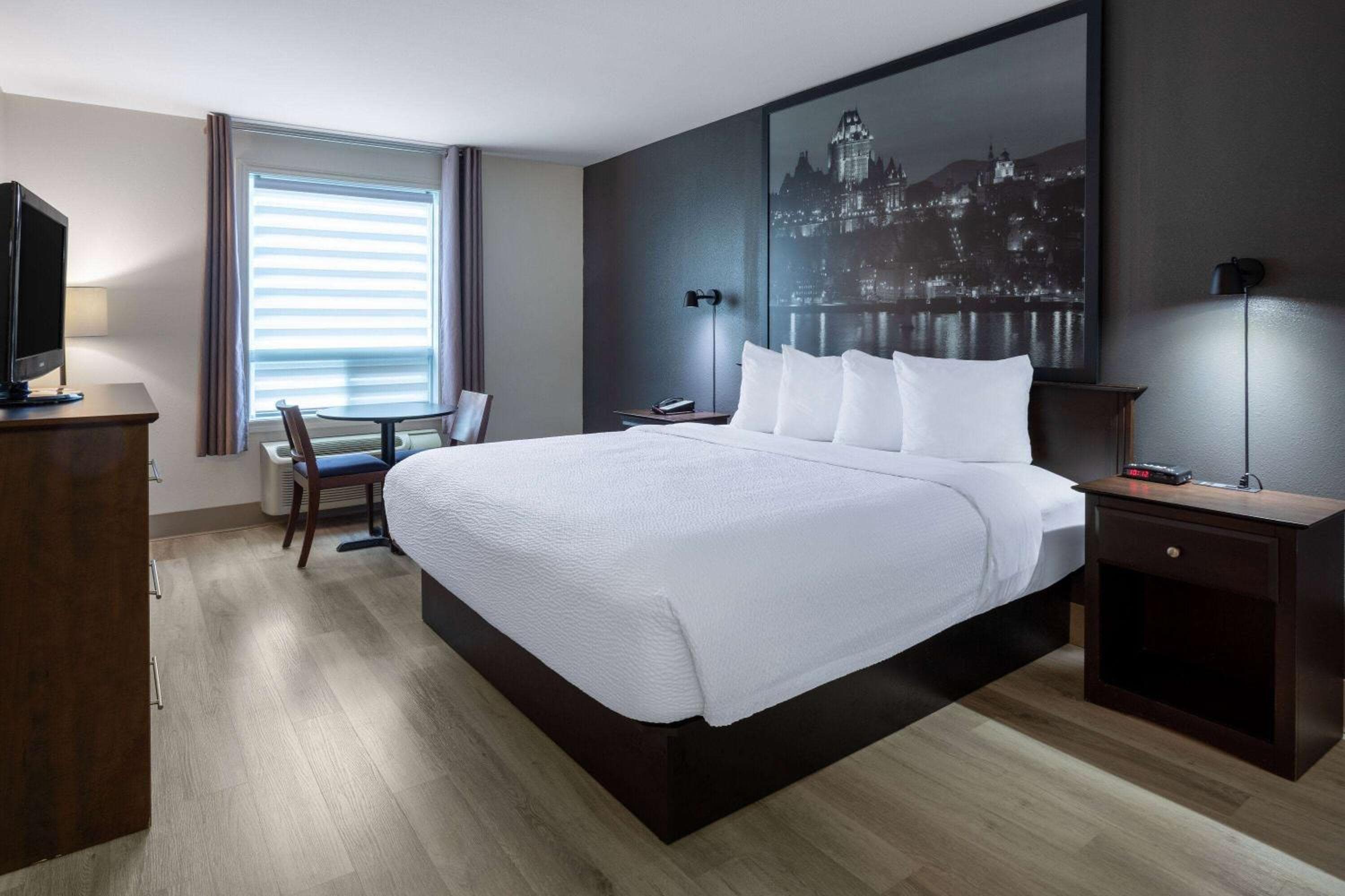 One King Bedroom - Non Smoking