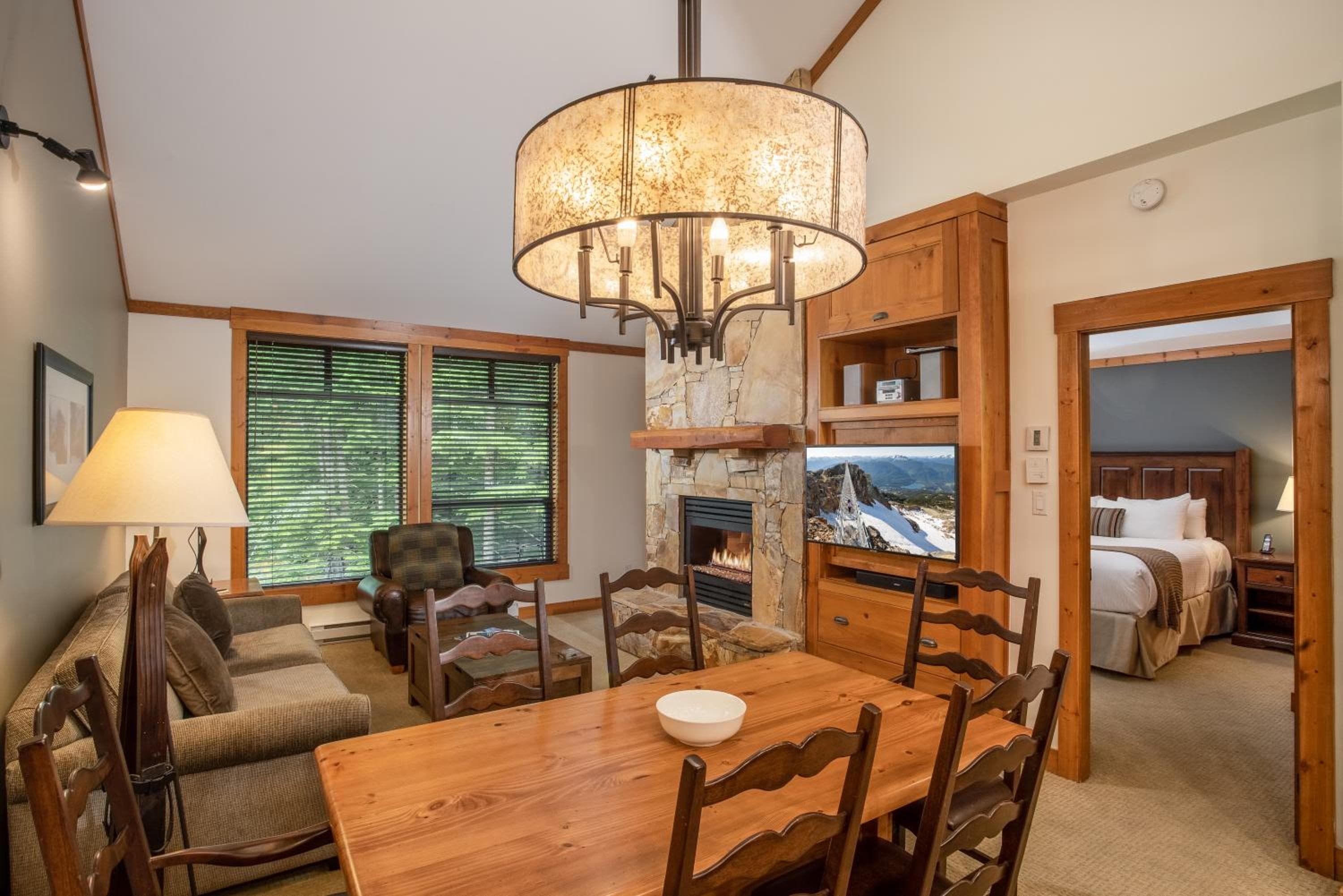 One-Bedroom Suite with Den