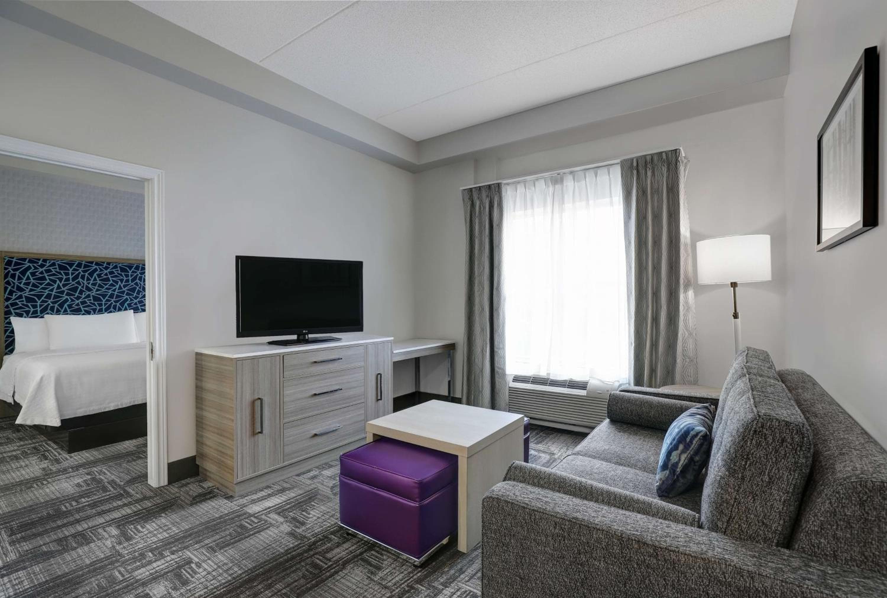 One-Bedroom Queen Suite with Two Queen Beds - Non-Smoking