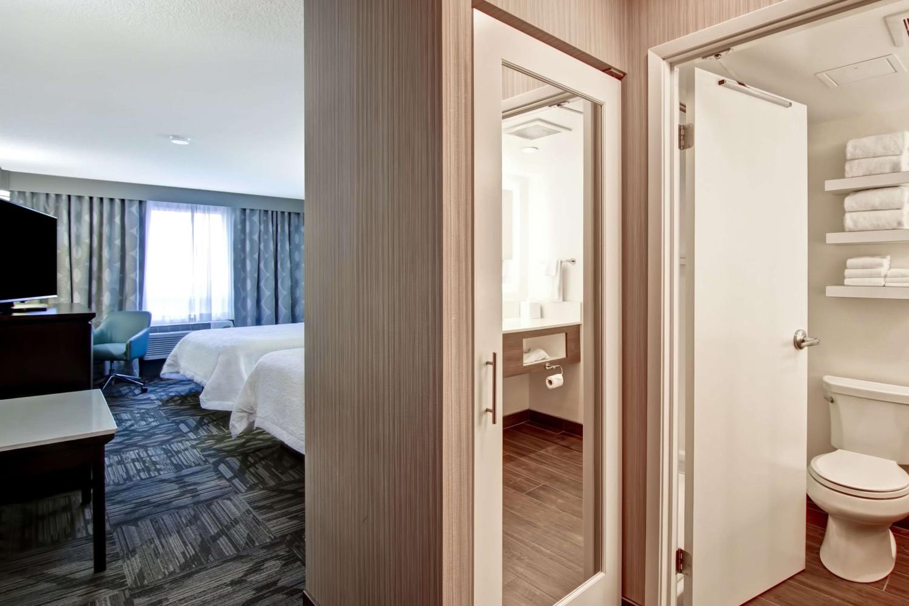 Room with Two Queen Beds - Non-Smoking