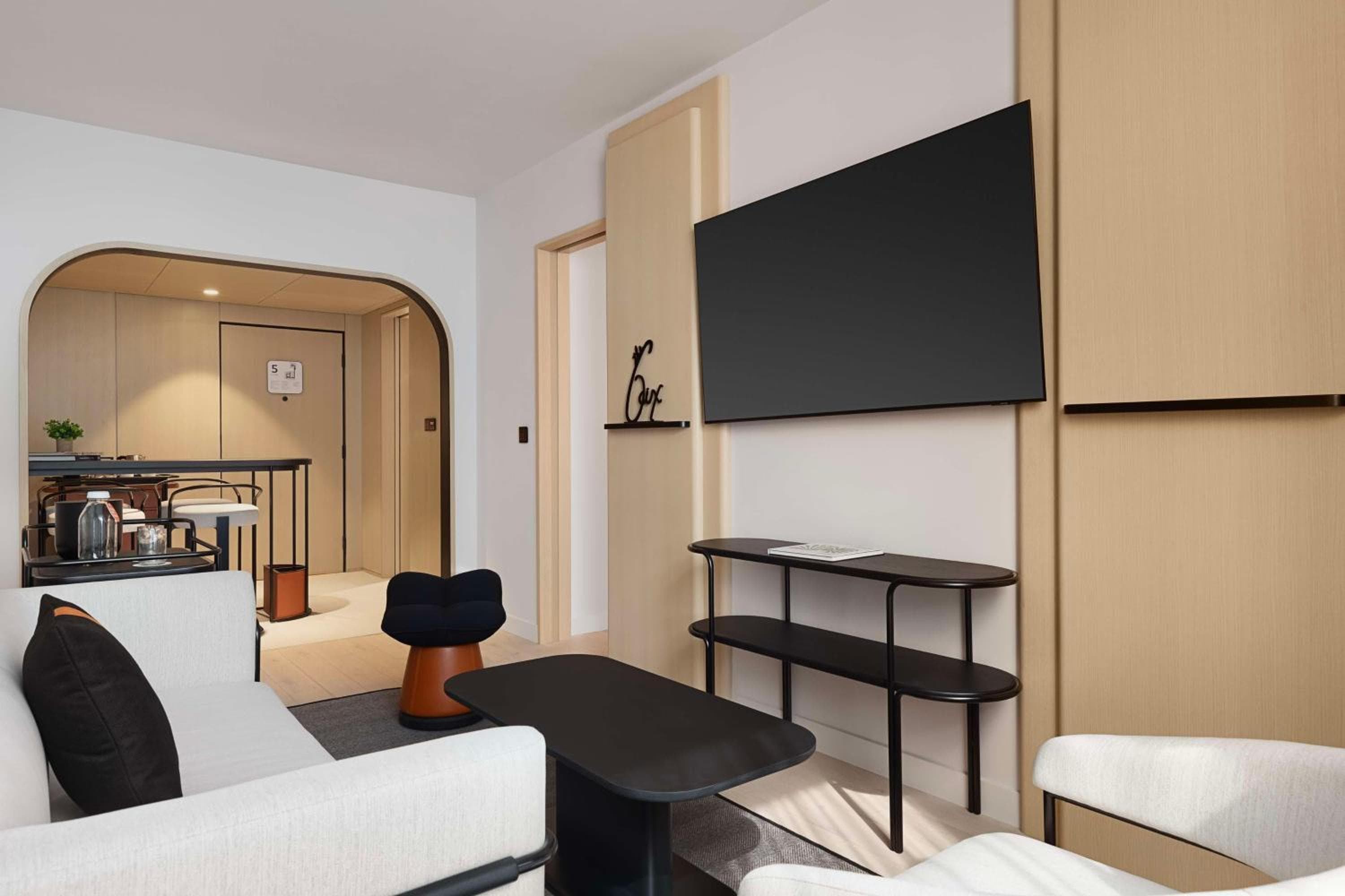 One-Bedroom King Suite
