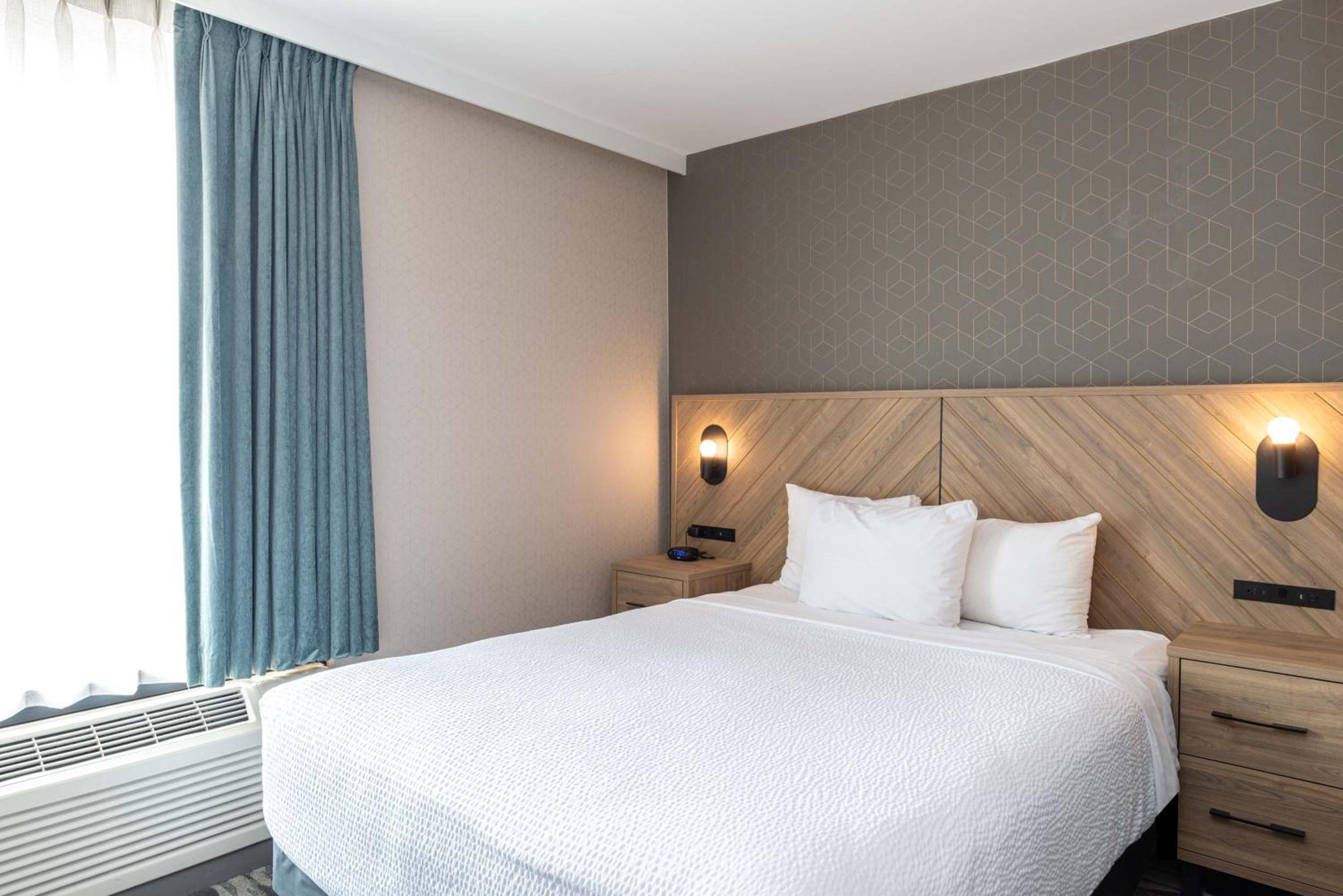 Standard Suite, 1 Queen Bed, Sofa Bed, Kitchen, W/D, Balcony