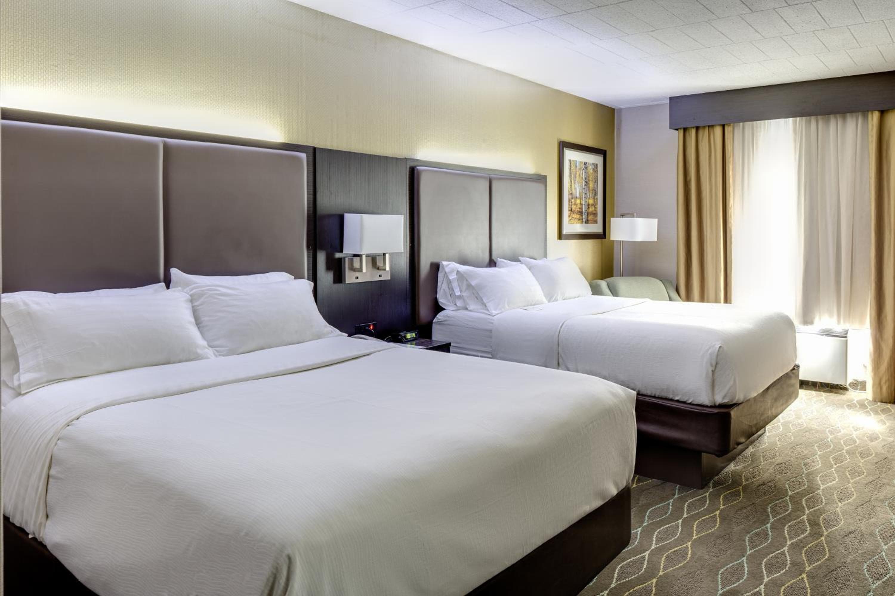 Standard Room with Two Queen Beds