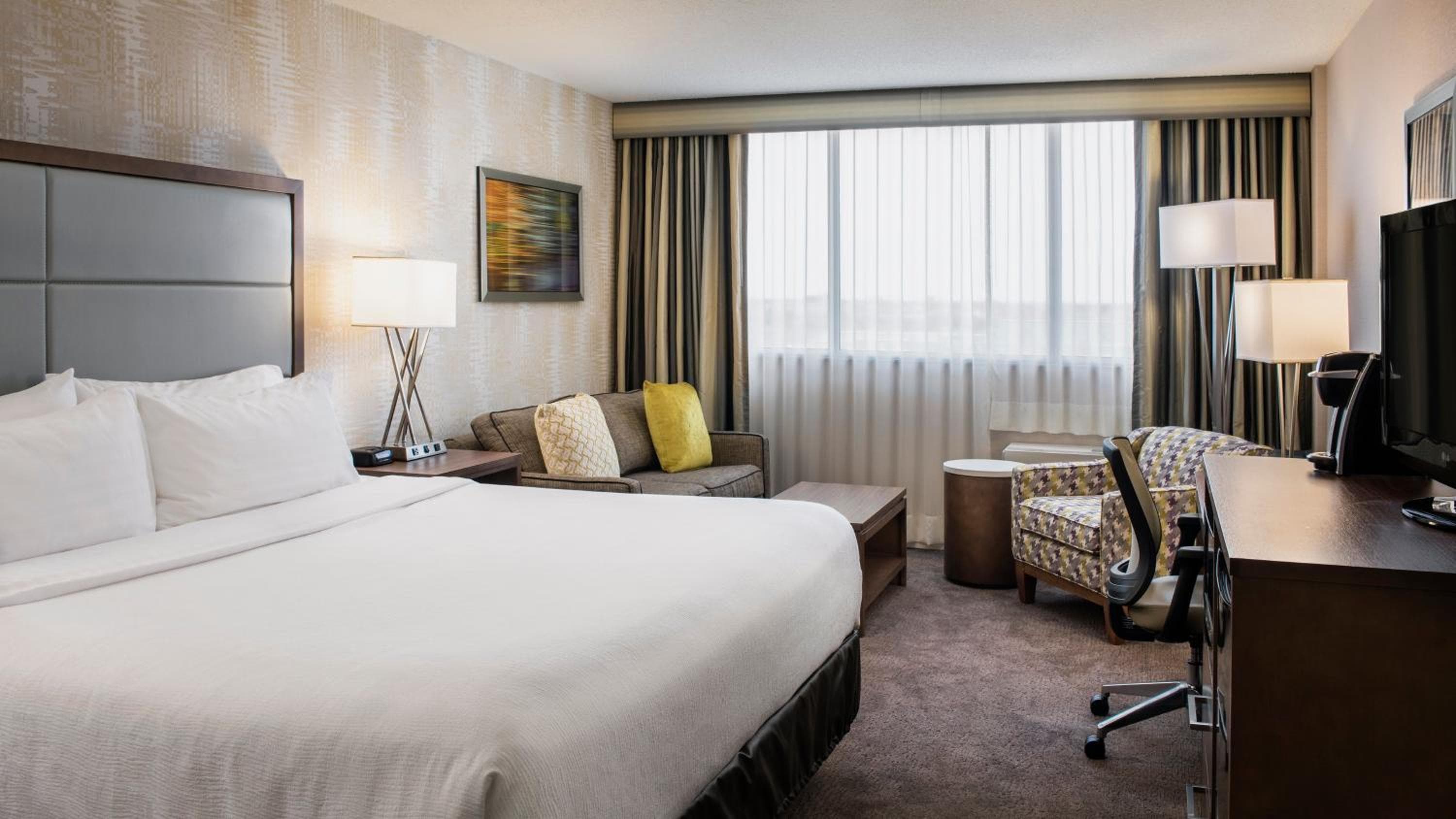 Standard King Room with Sofa Bed - High Floor