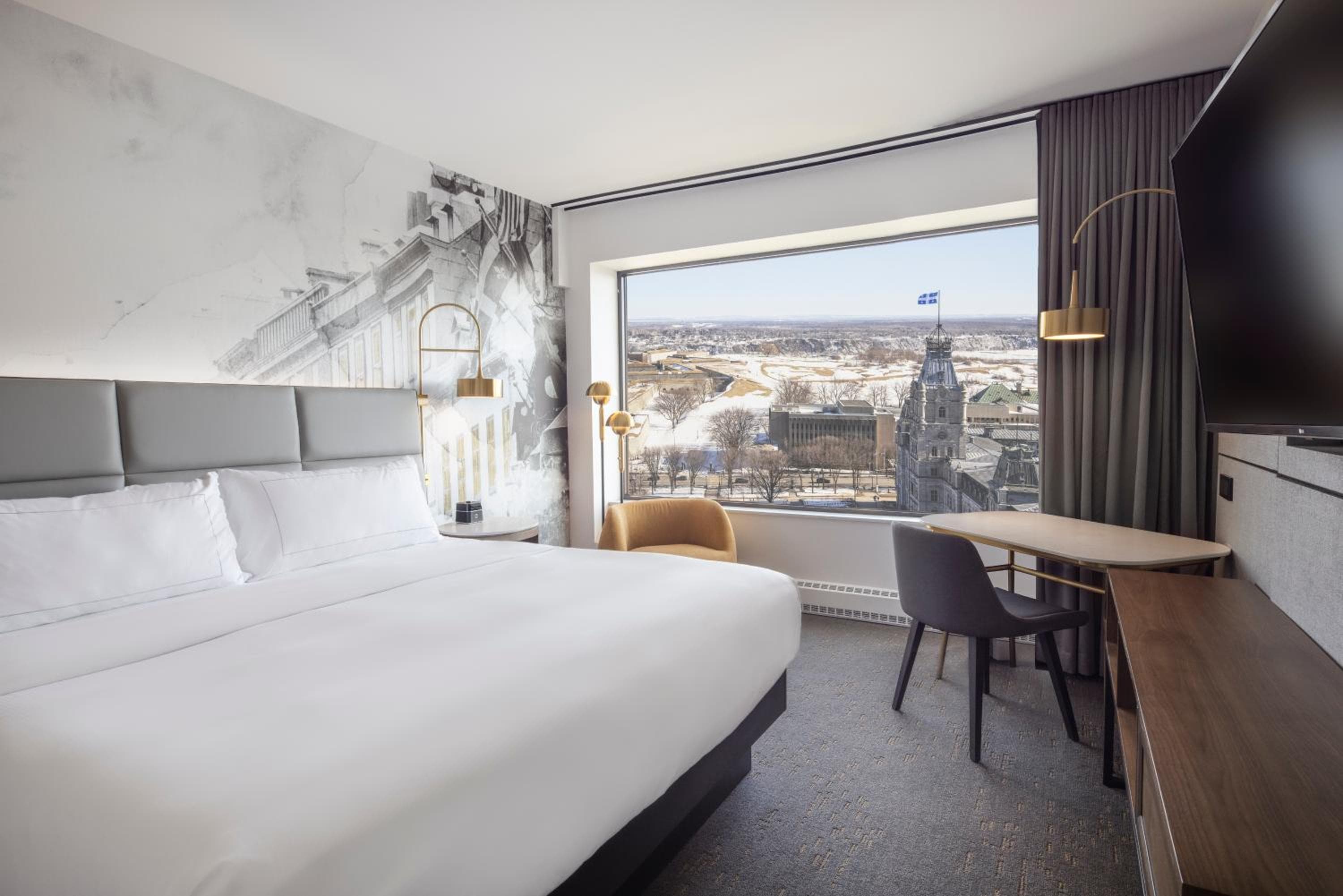 Executive King Room with Parliament View and Lounge Access