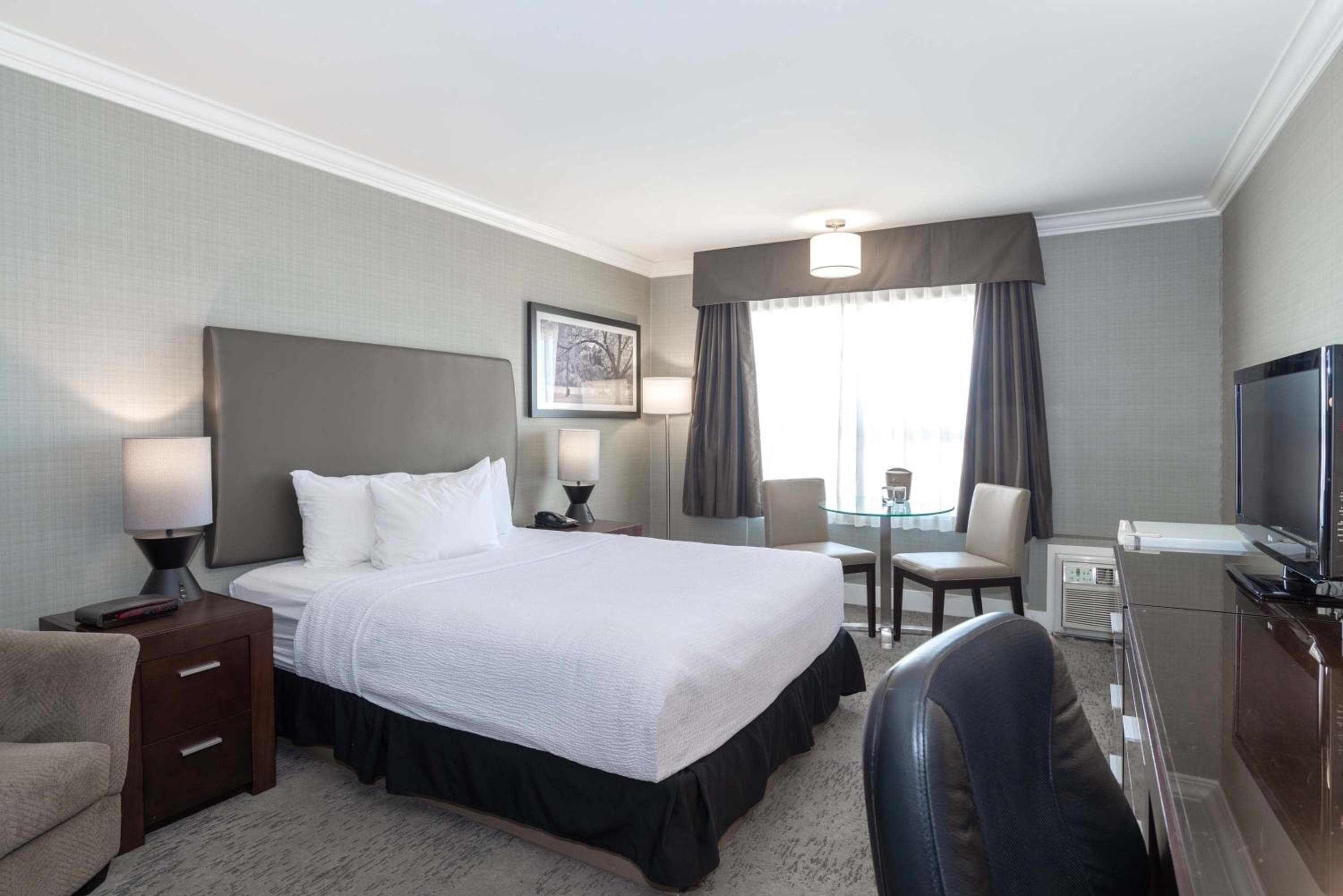 Accessible Room, 1 Queen Bed