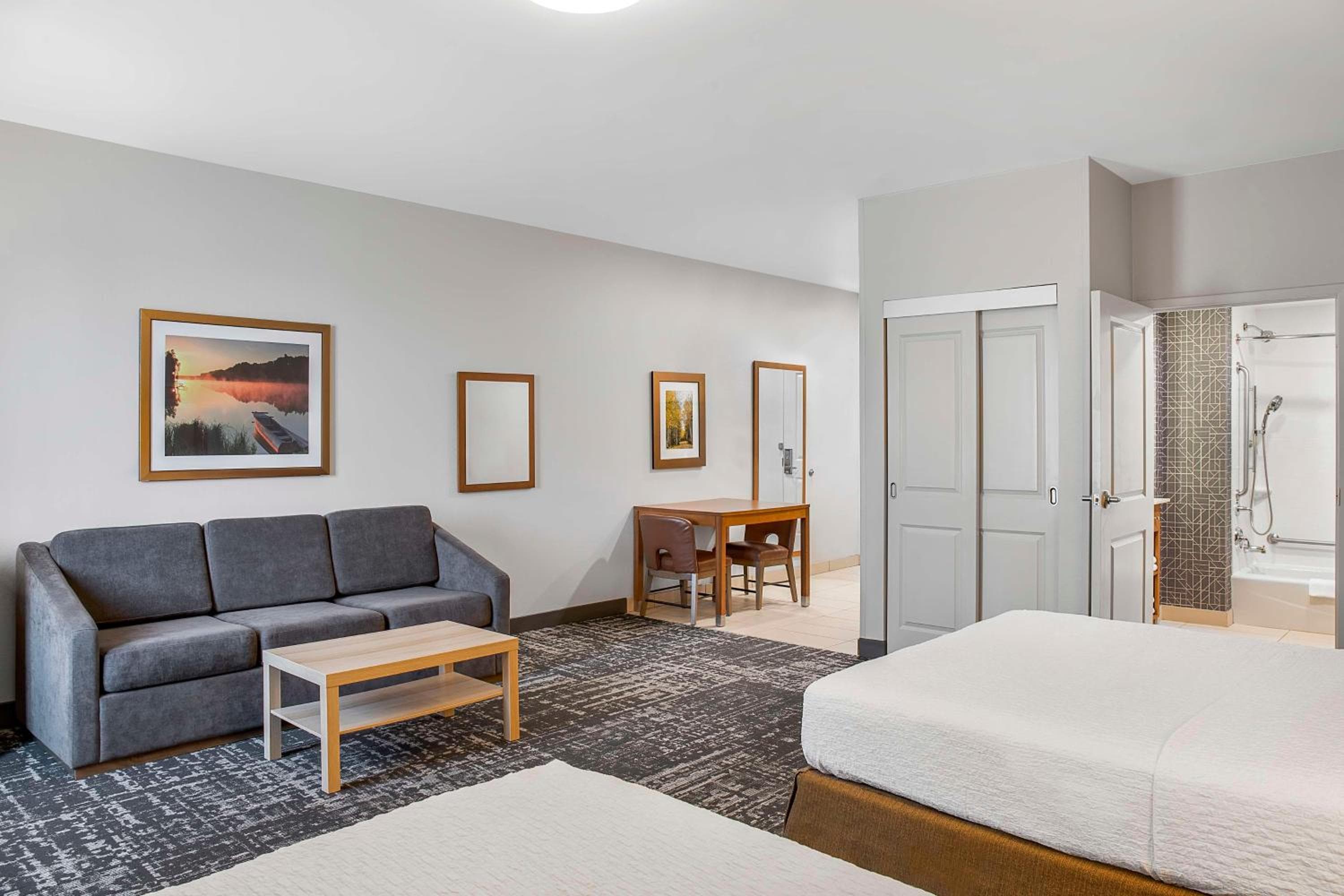 Queen Studio with Two Queen Beds - Non-Smoking