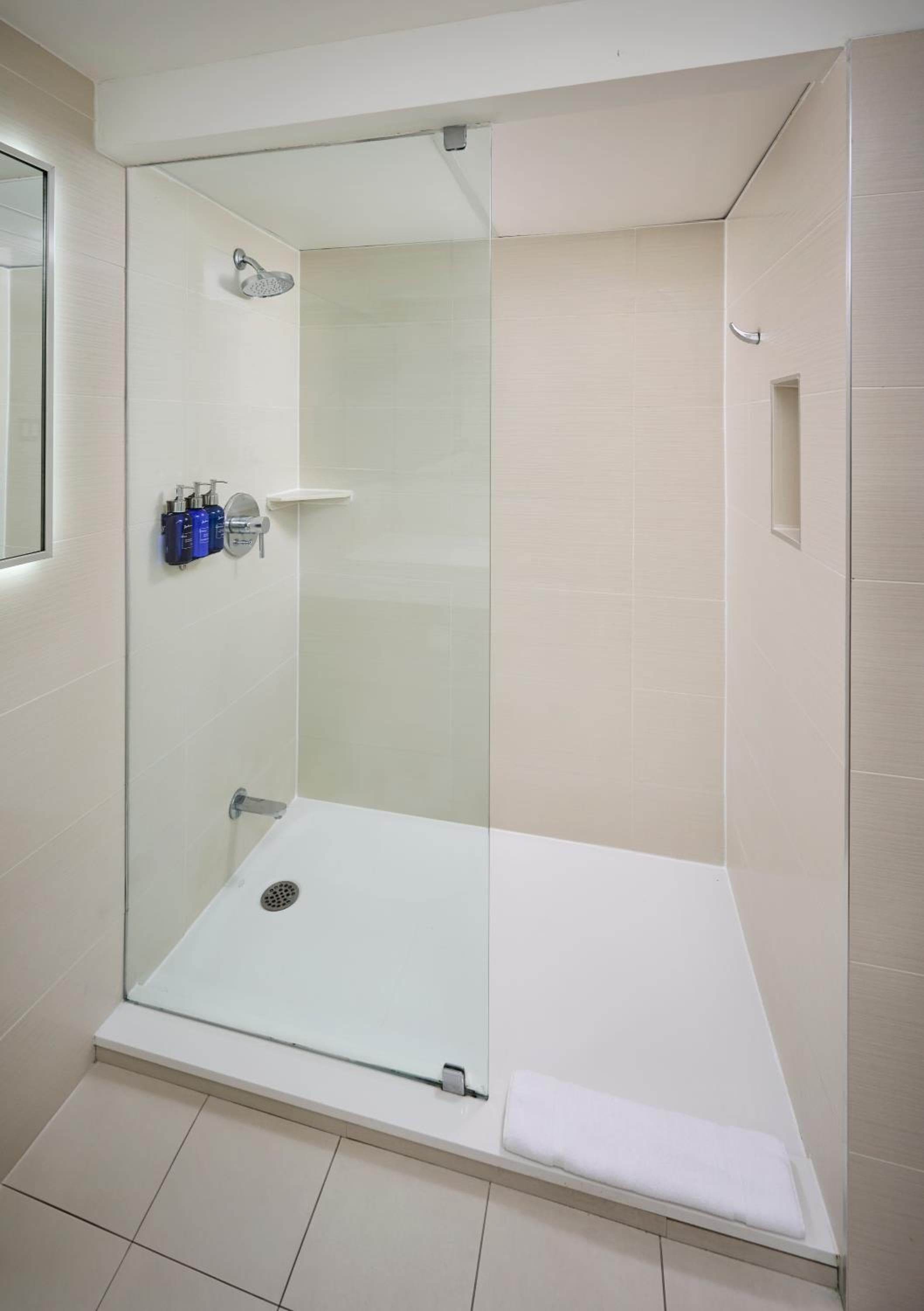 King Room with City View - Non Smoking