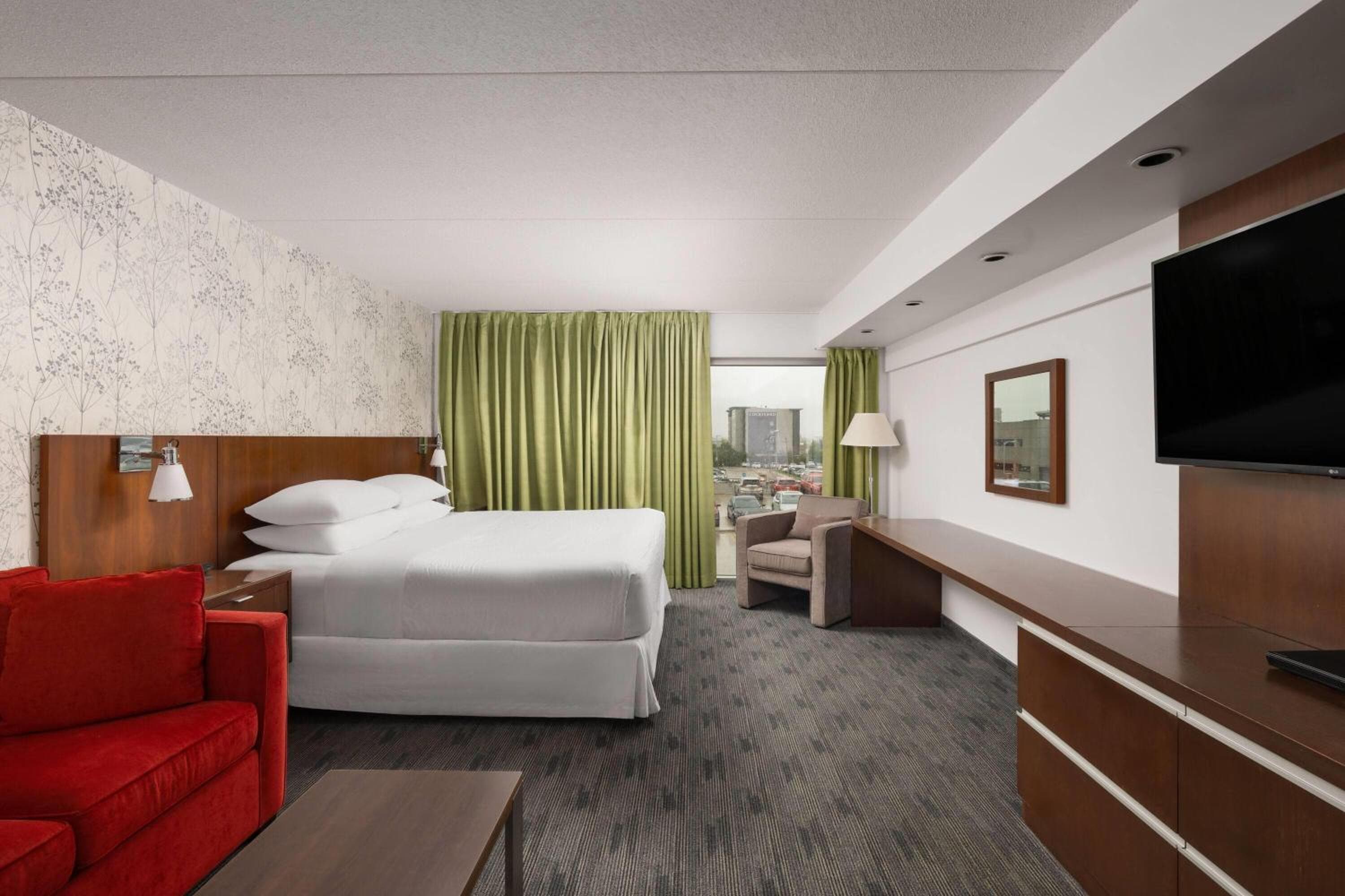 Deluxe King Room - Non-Smoking